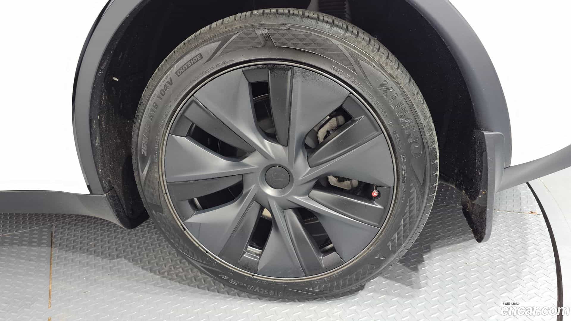 Model Y Tesla 2024.7-OUTER-031