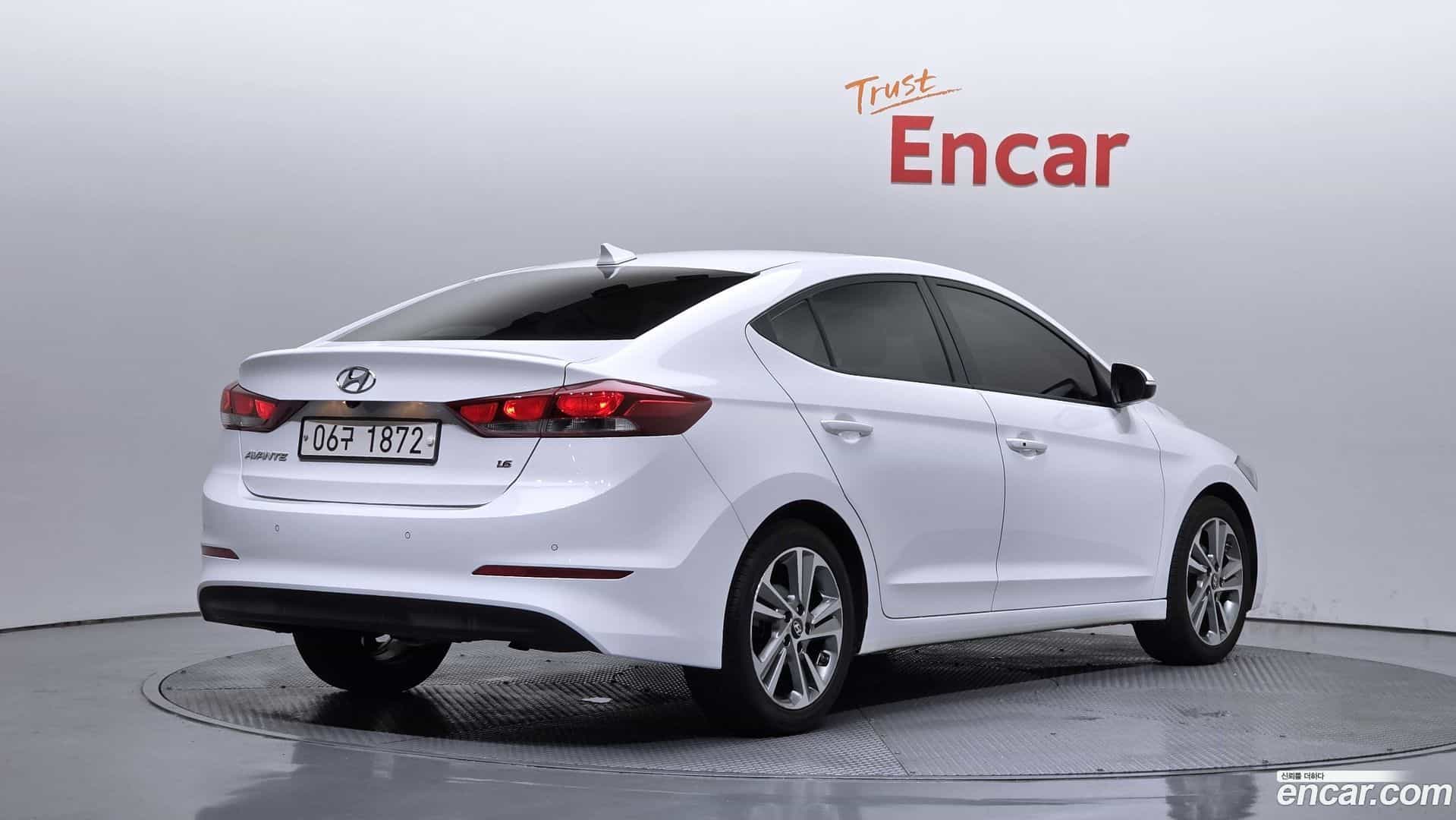 AVANTE Hyundai 2018.7-OUTER-002