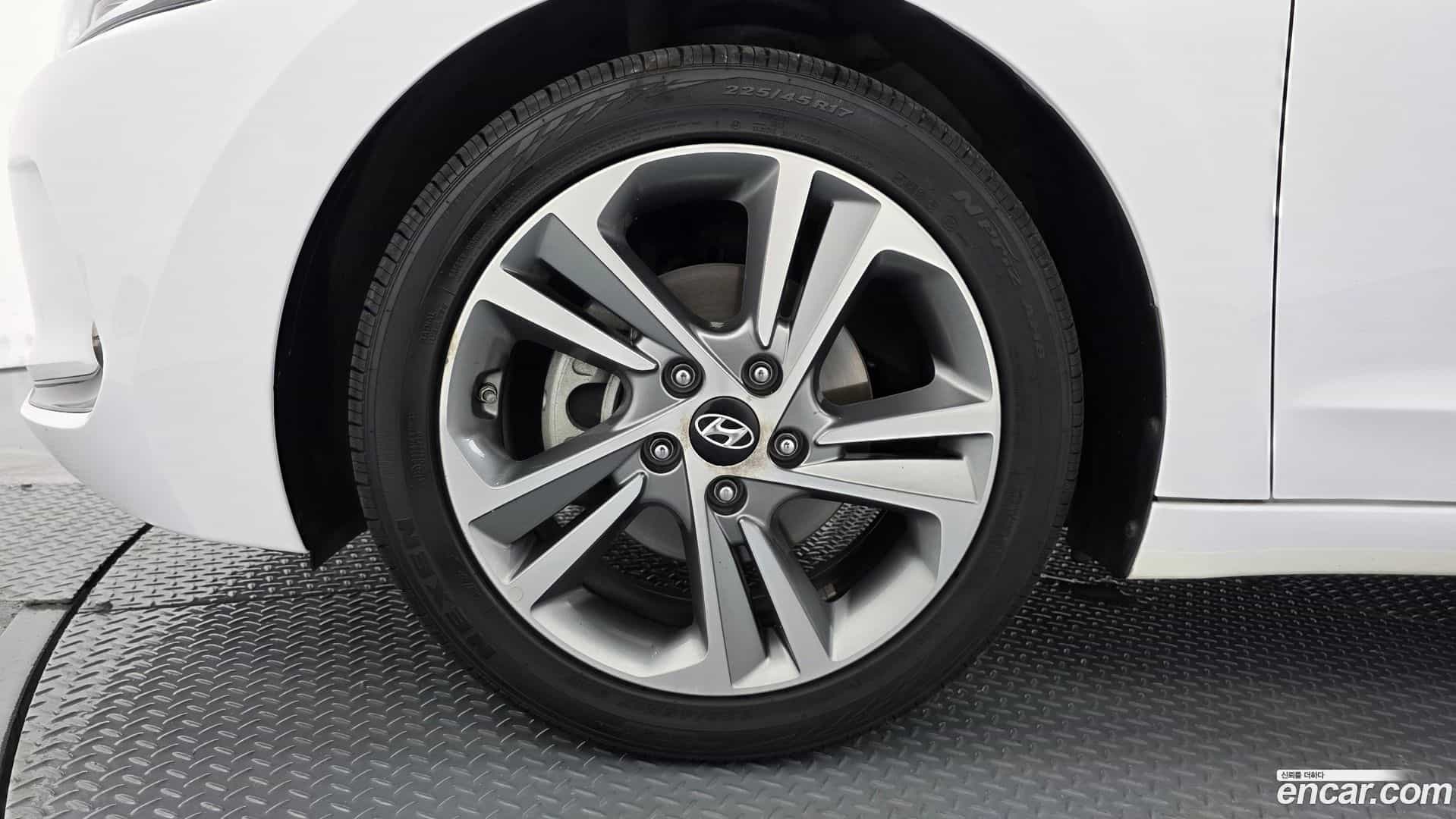 AVANTE Hyundai 2018.7-OUTER-005