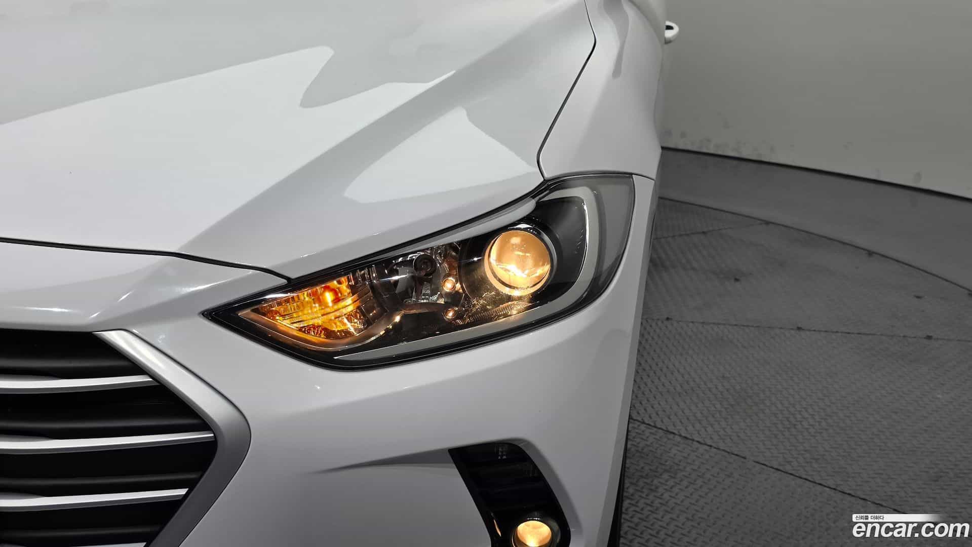 AVANTE Hyundai 2018.7-OUTER-032