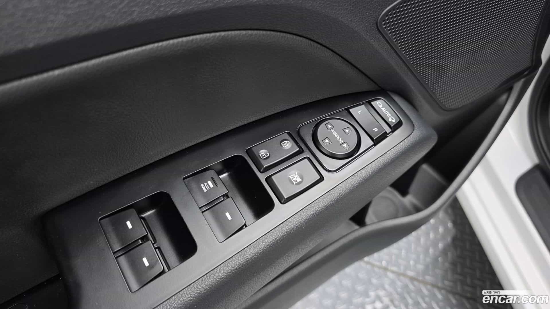 AVANTE Hyundai 2018.7-OPTION-041