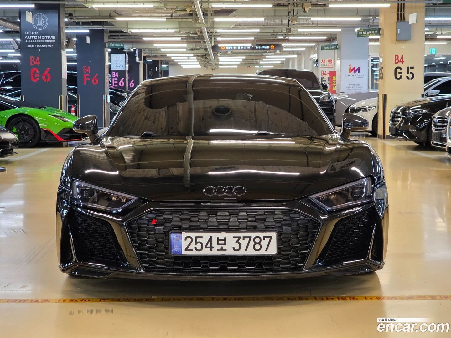 Main__Slider__Photo:R8 Audi 2017.11-0
