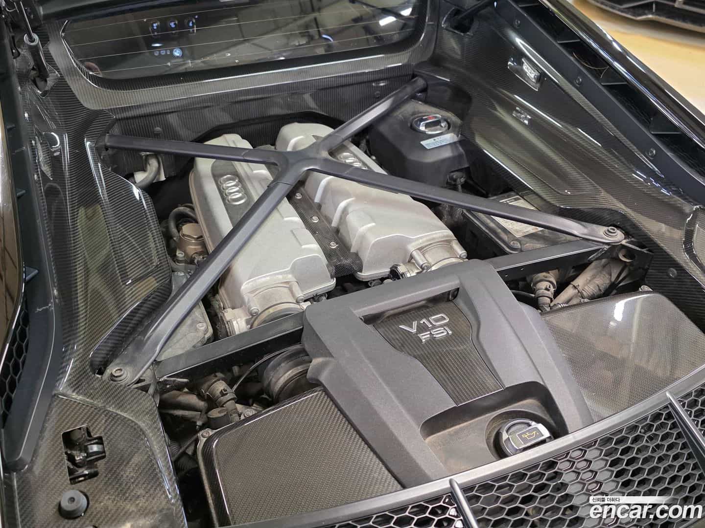 R8 Audi 2017.11-OUTER-006