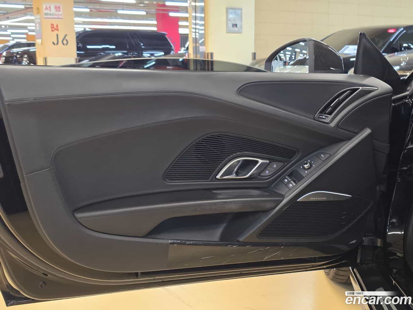R8 Audi 2017.11-INNER-008