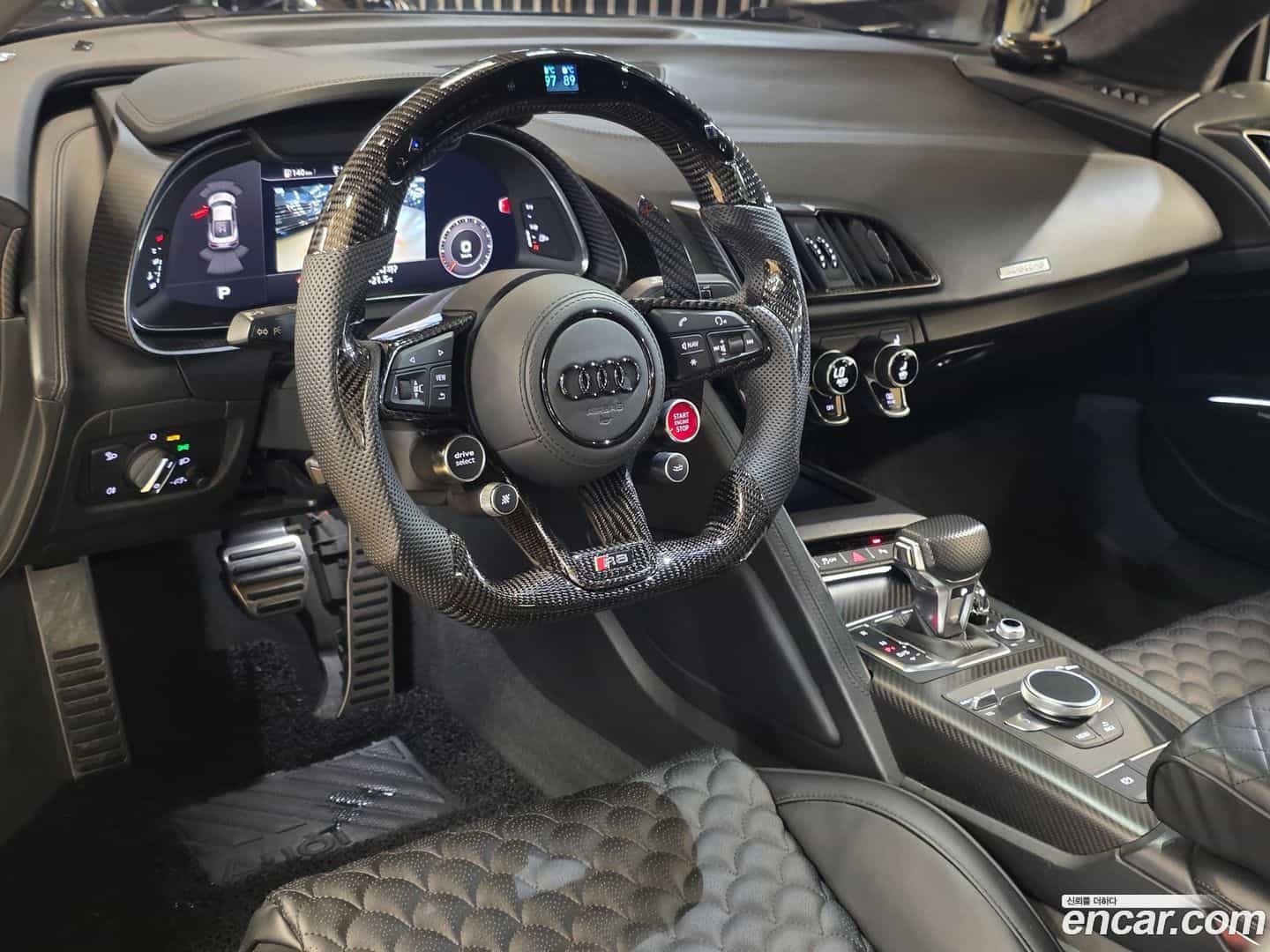 R8 Audi 2017.11-INNER-009