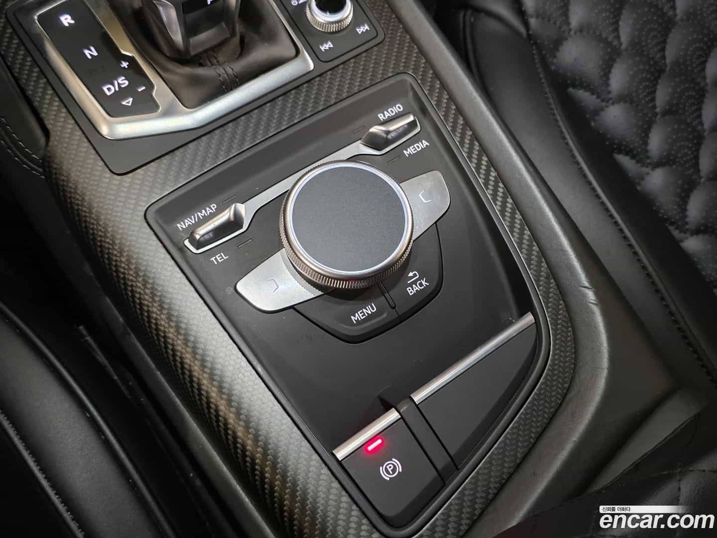 R8 Audi 2017.11-OPTION-018