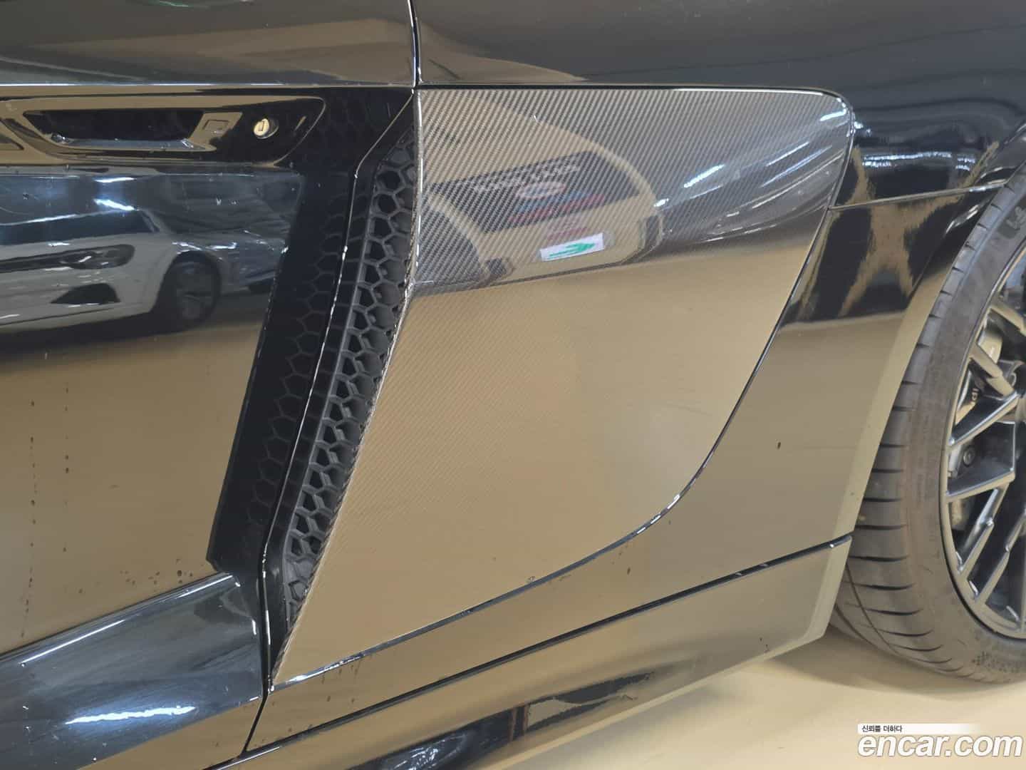 R8 Audi 2017.11-OPTION-022