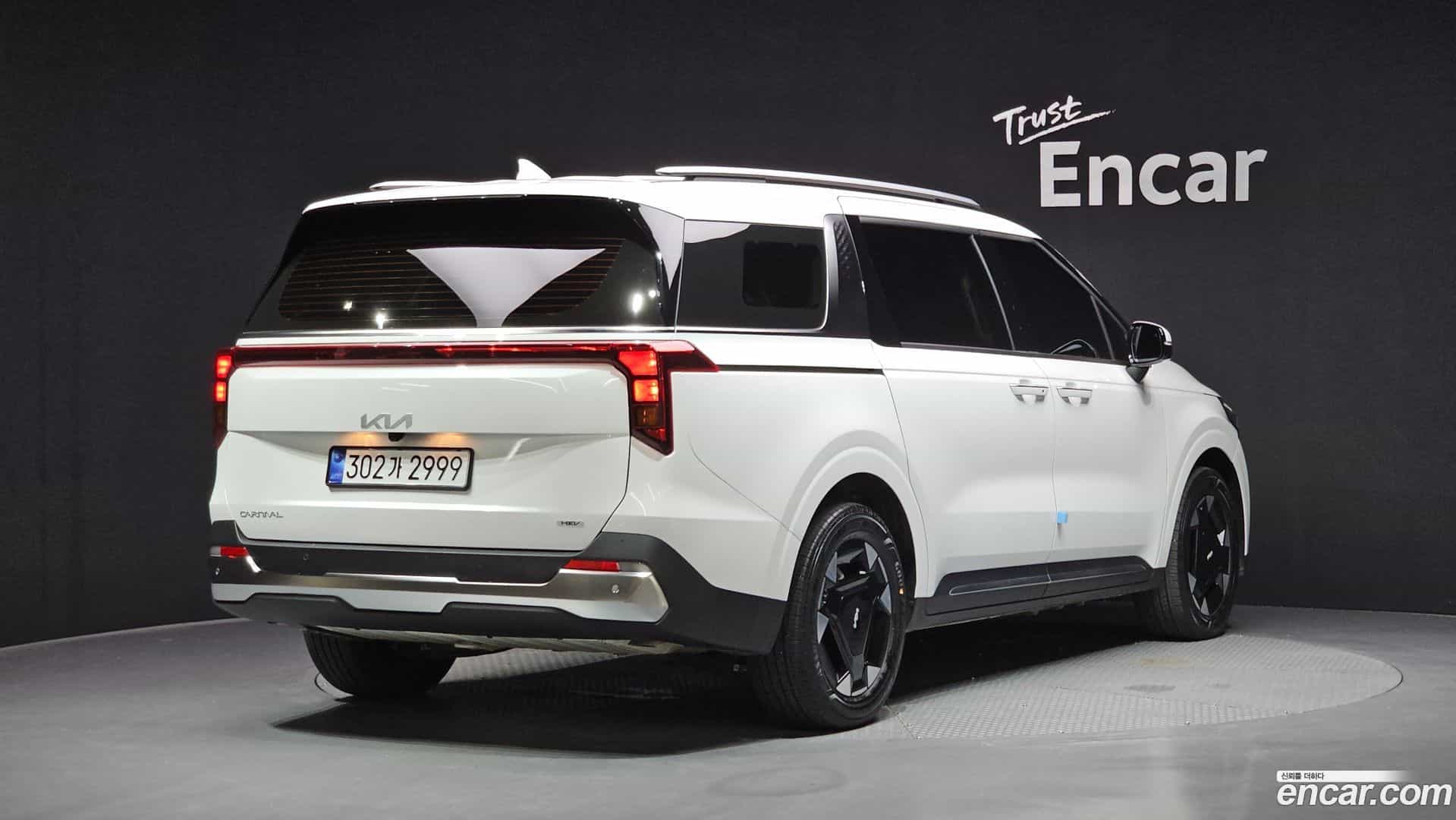 Canival Kia 2025.10-OUTER-002