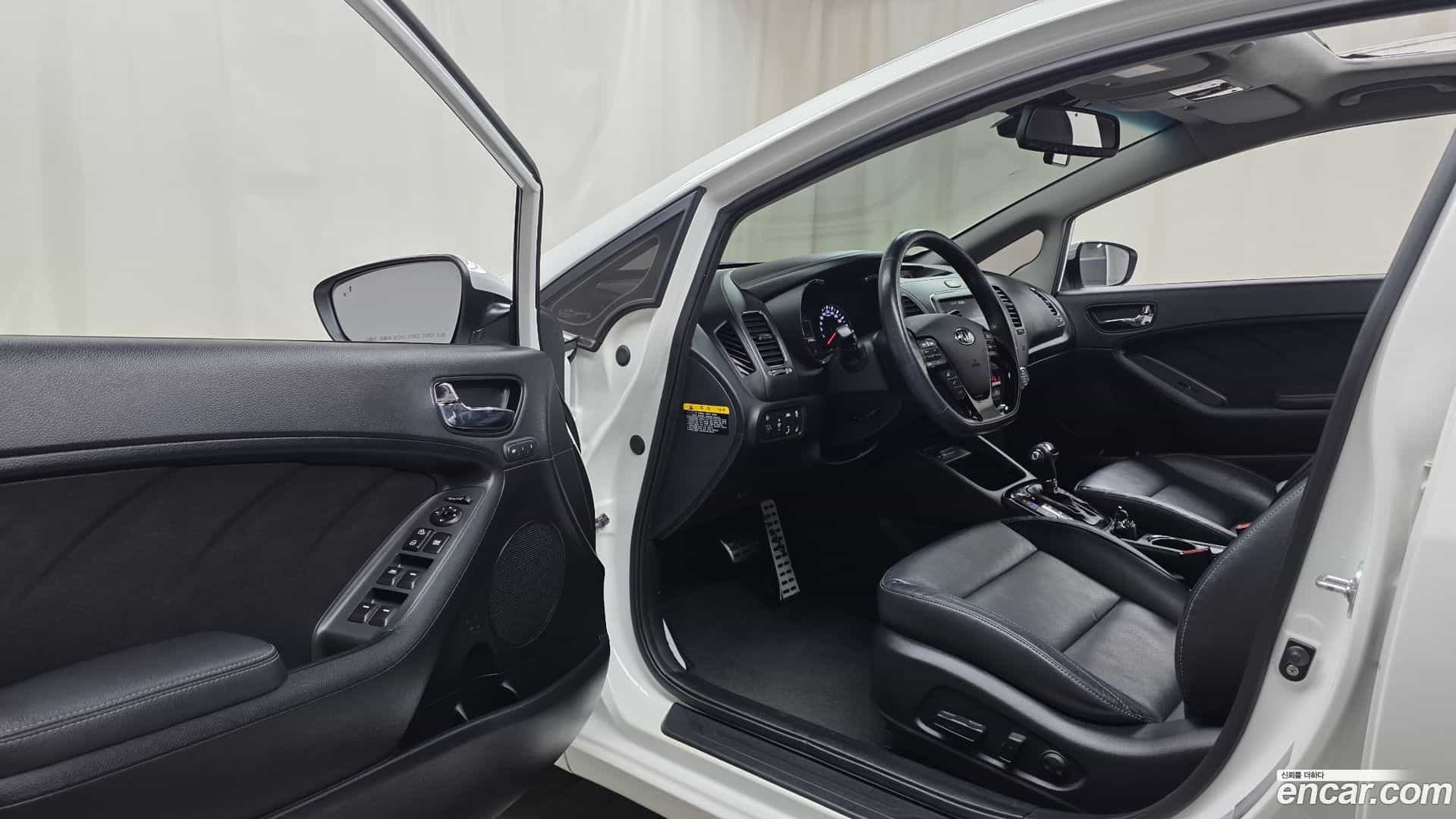 K3 Kia 2017.0-INNER-010