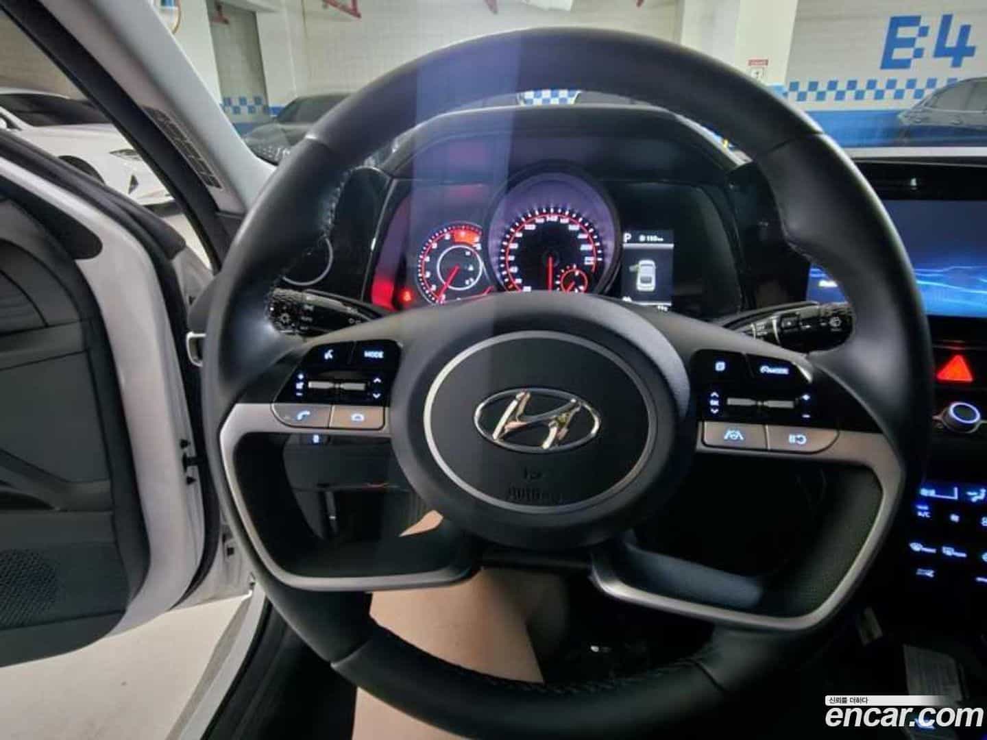 AVANTE Hyundai 2022.11-OPTION-017