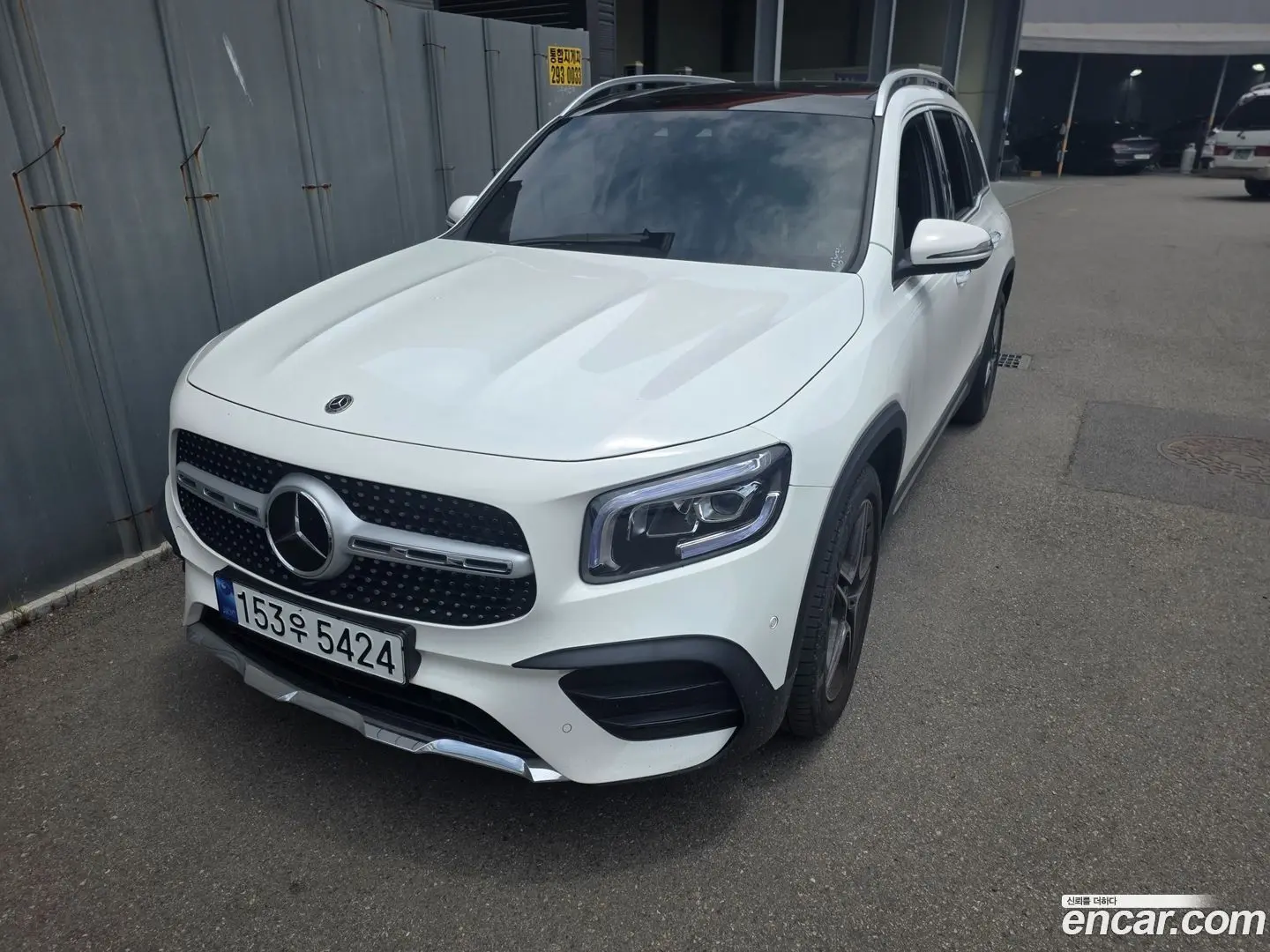 Main__Slider__Photo:GLB-Class Mercedes-Benz 2023.5-0