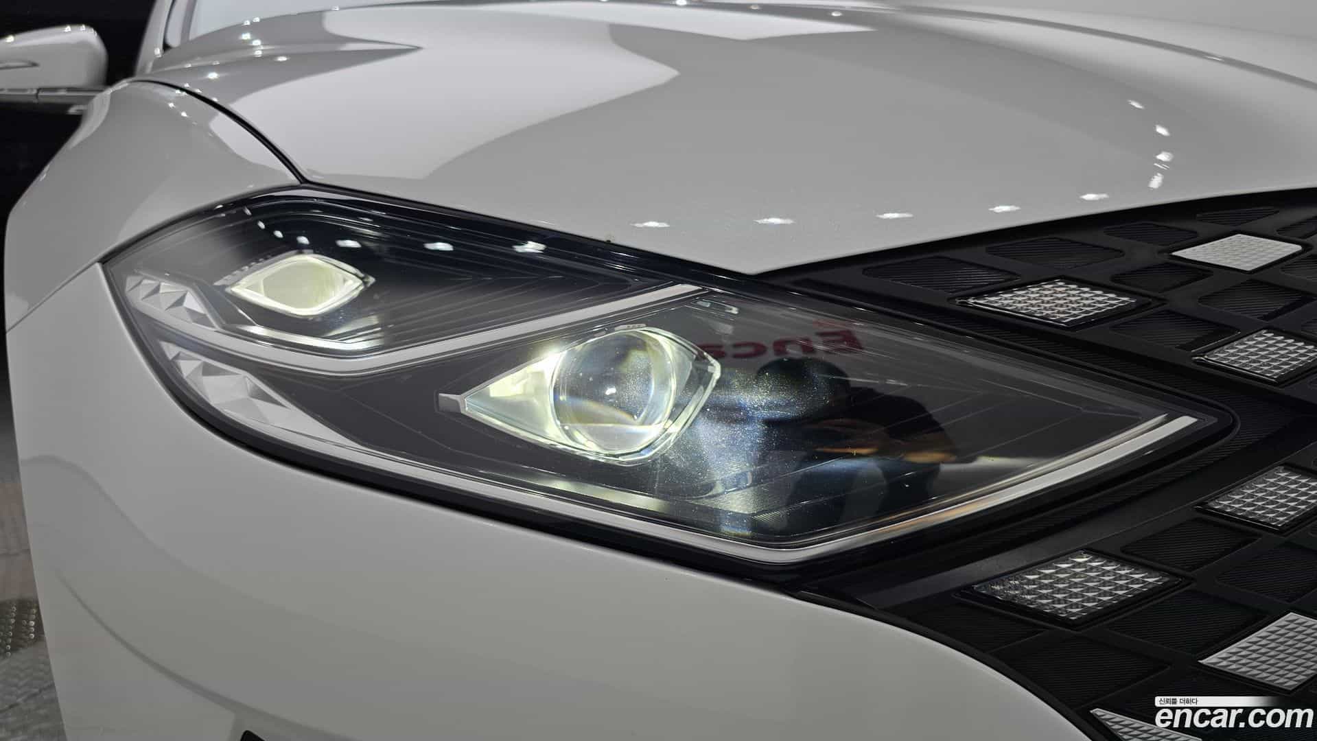 Grandeur Hyundai 2022.1-OUTER-032
