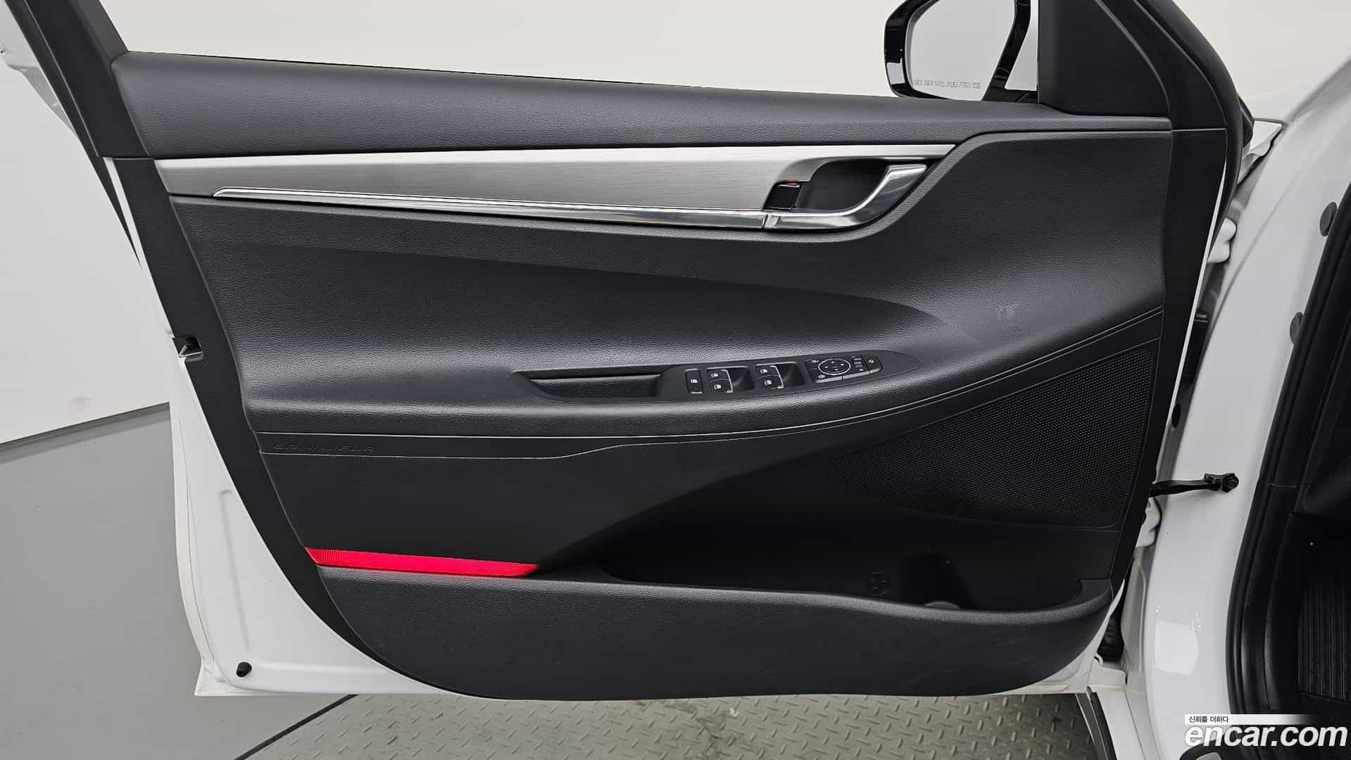 Grandeur Hyundai 2022.1-INNER-034