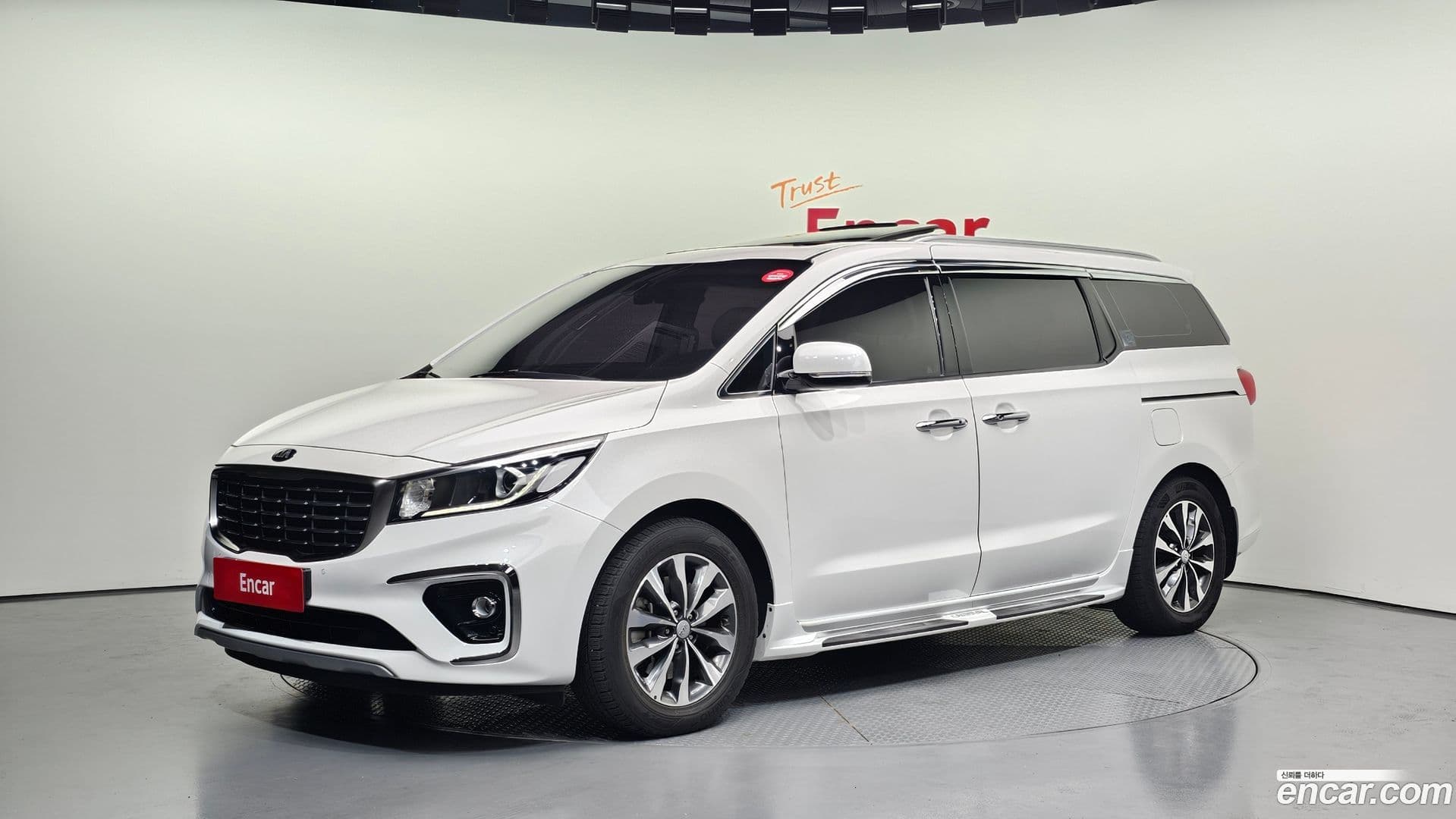 Main__Slider__Photo:Canival Kia 2019.5-0
