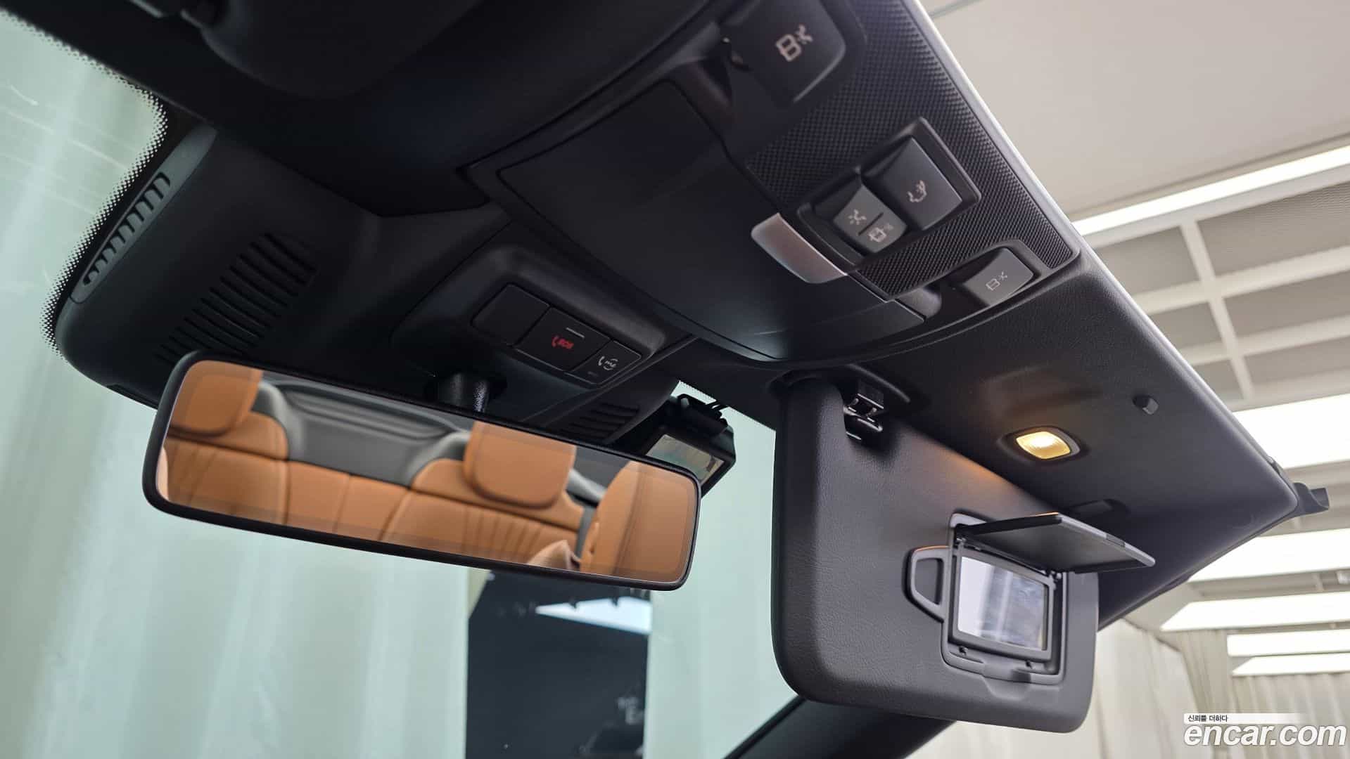 E-Class Mercedes-Benz 2020.5-OPTION-020