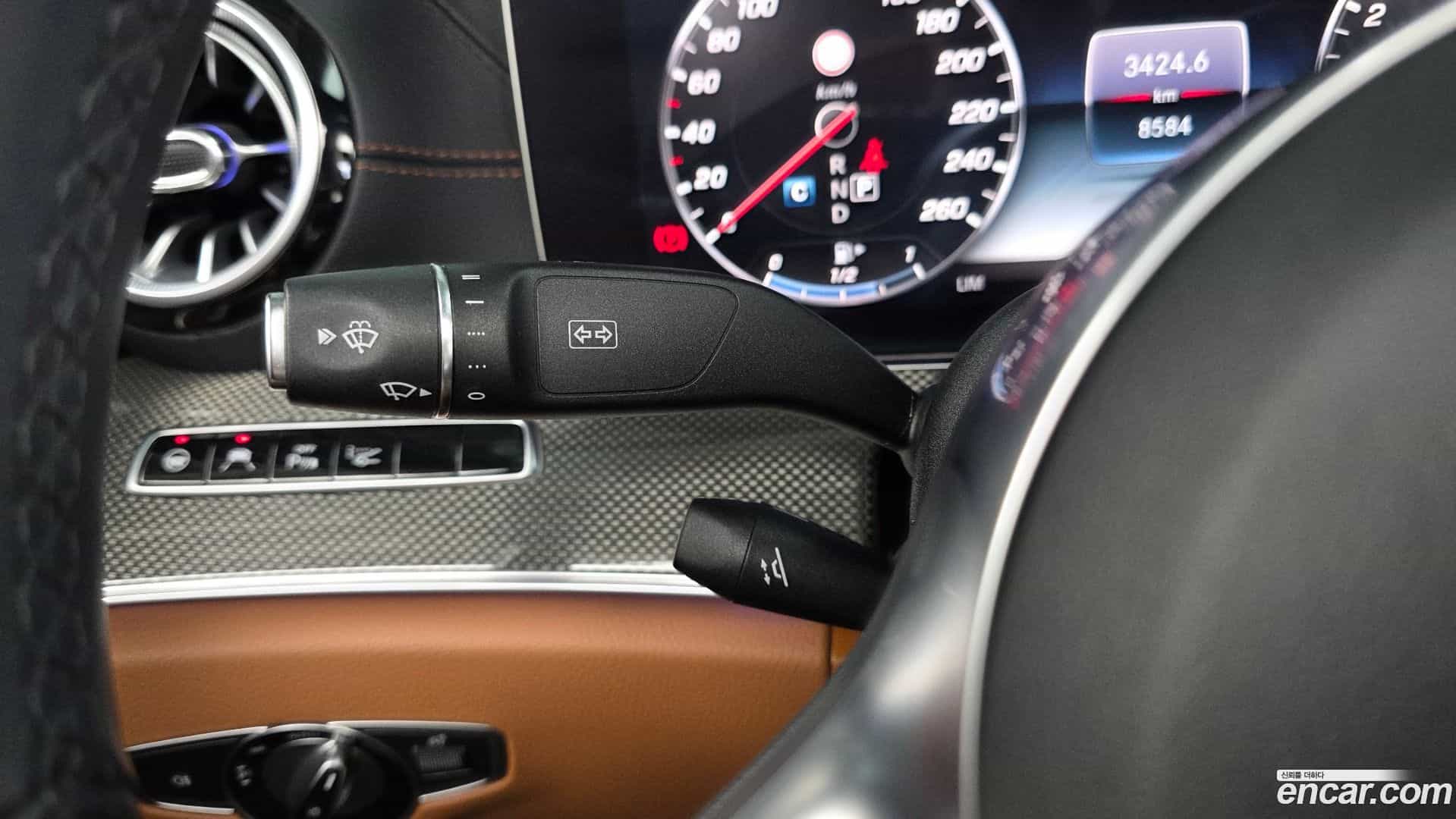 E-Class Mercedes-Benz 2020.5-OPTION-042