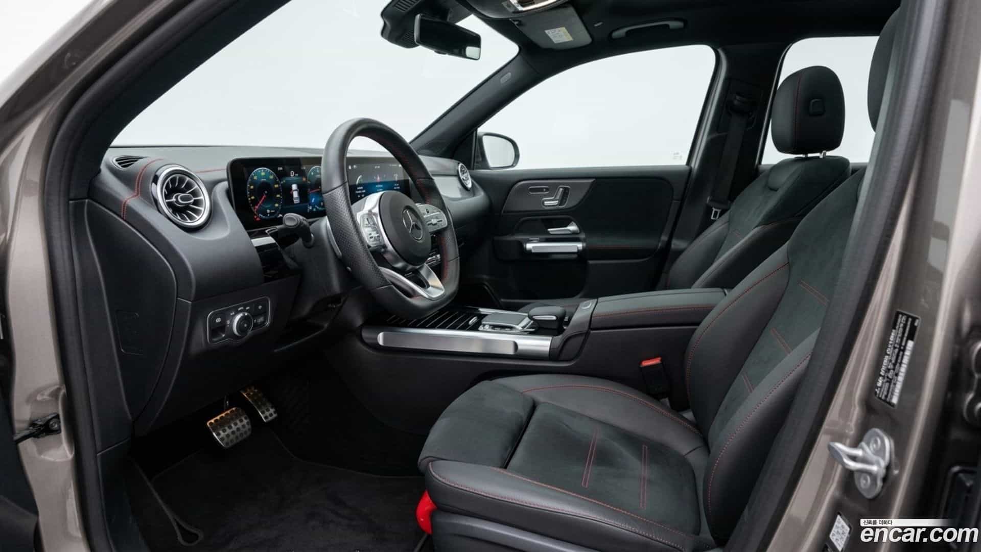 EQB Mercedes-Benz 2025.7-INNER-010