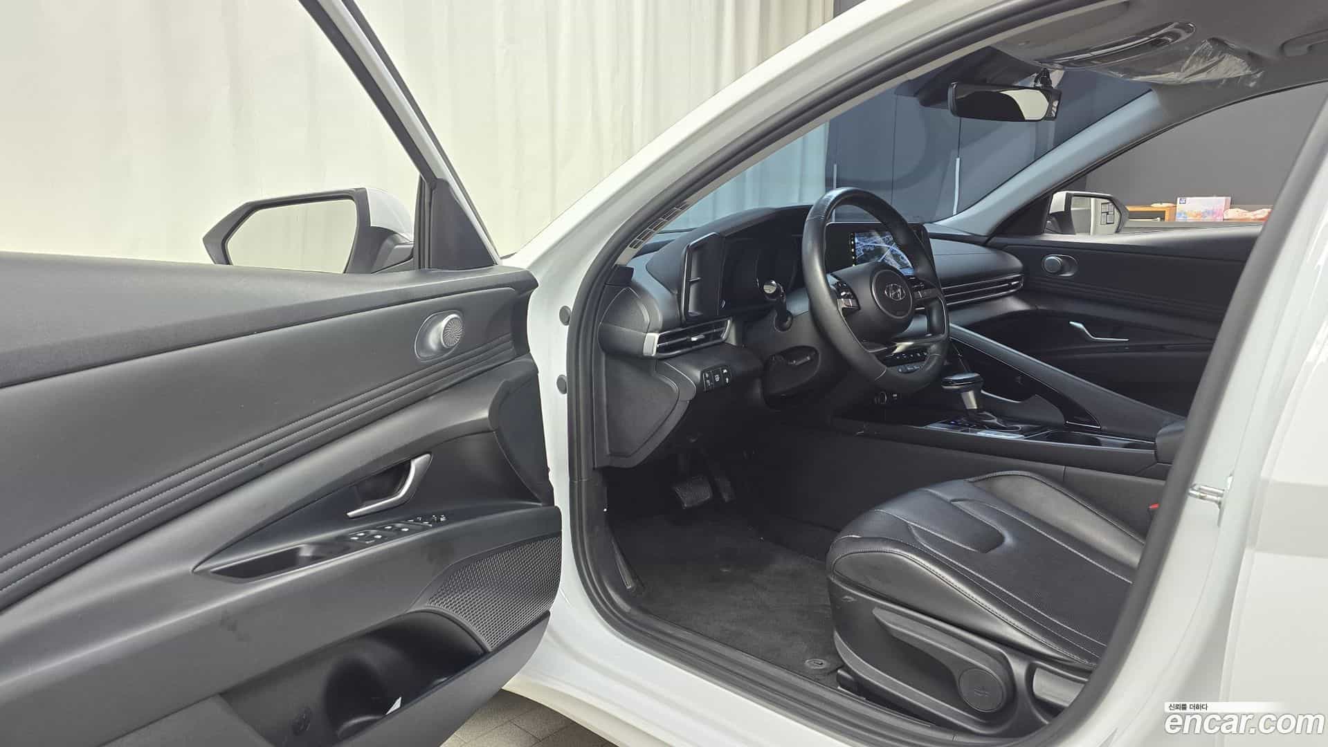 AVANTE Hyundai 2023.0-INNER-010