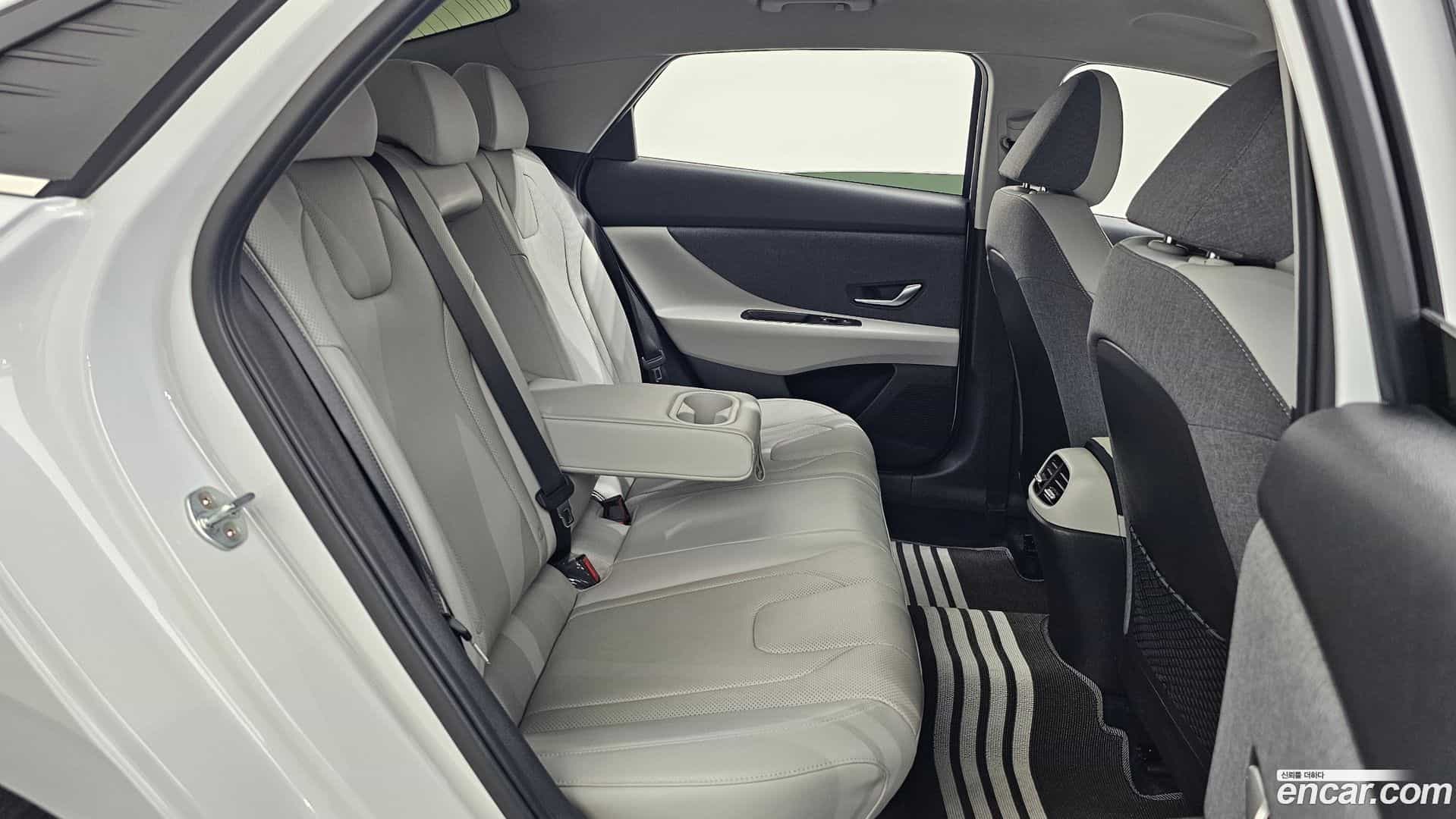 AVANTE Hyundai 2021.4-OPTION-016