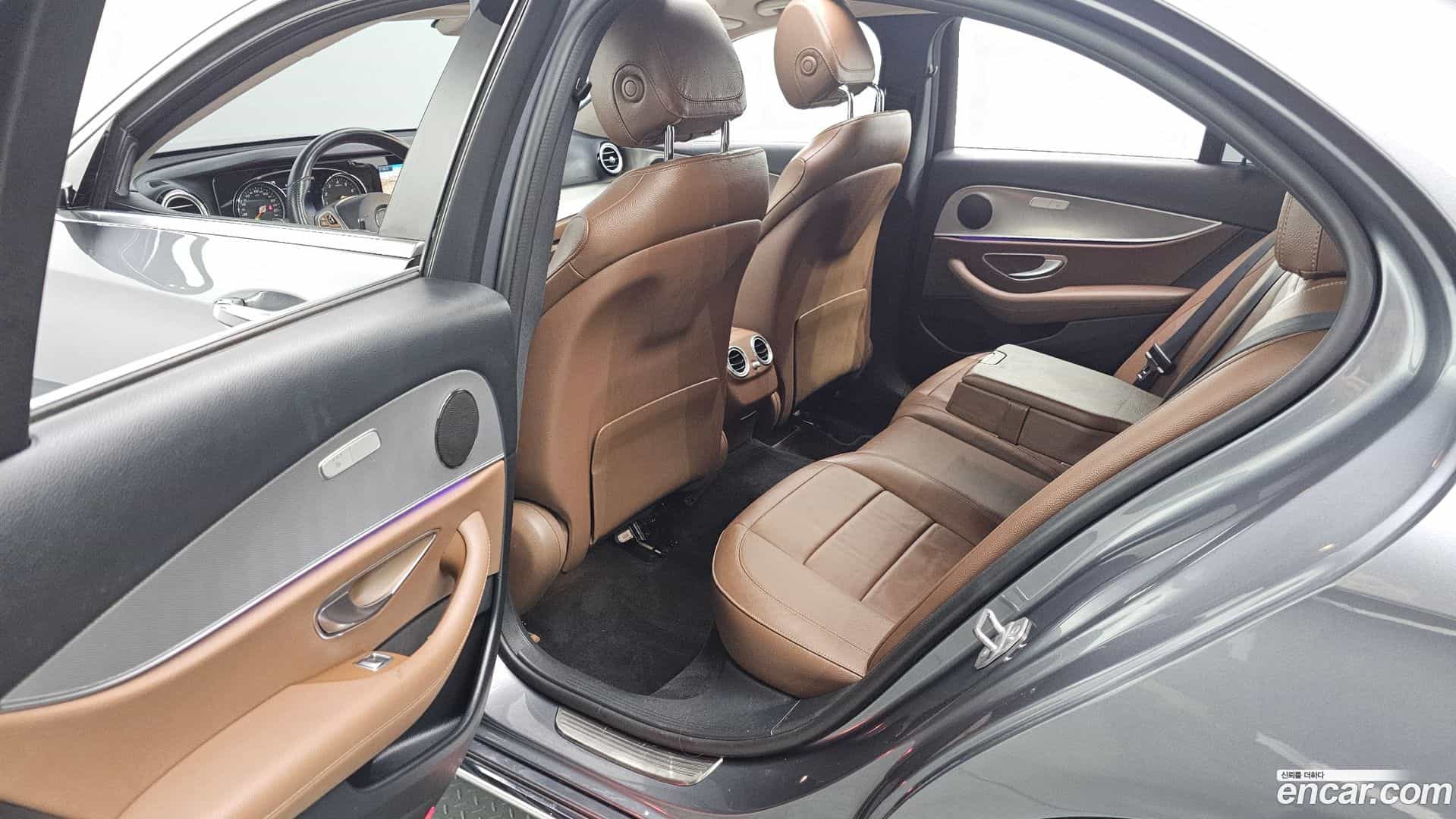 E-Class Mercedes-Benz 2018.5-OPTION-016