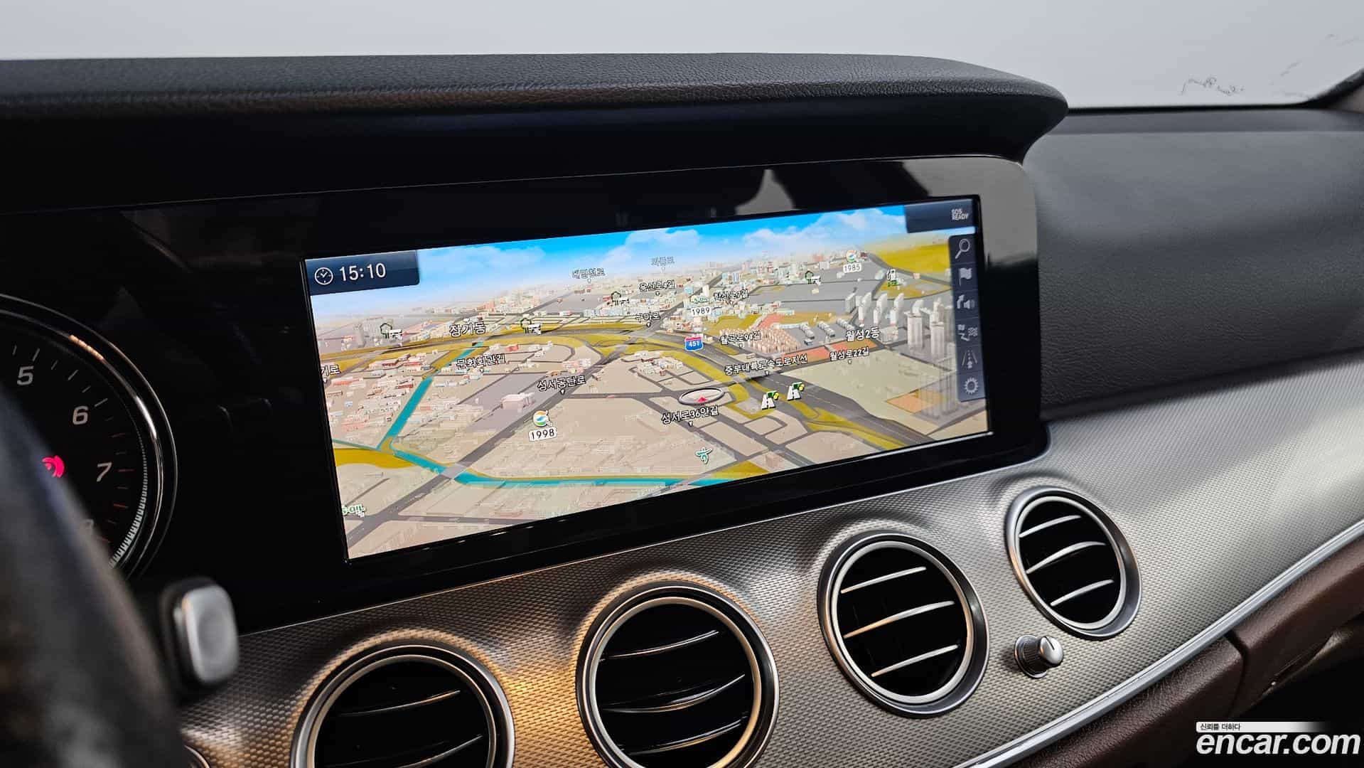 E-Class Mercedes-Benz 2018.5-OPTION-018