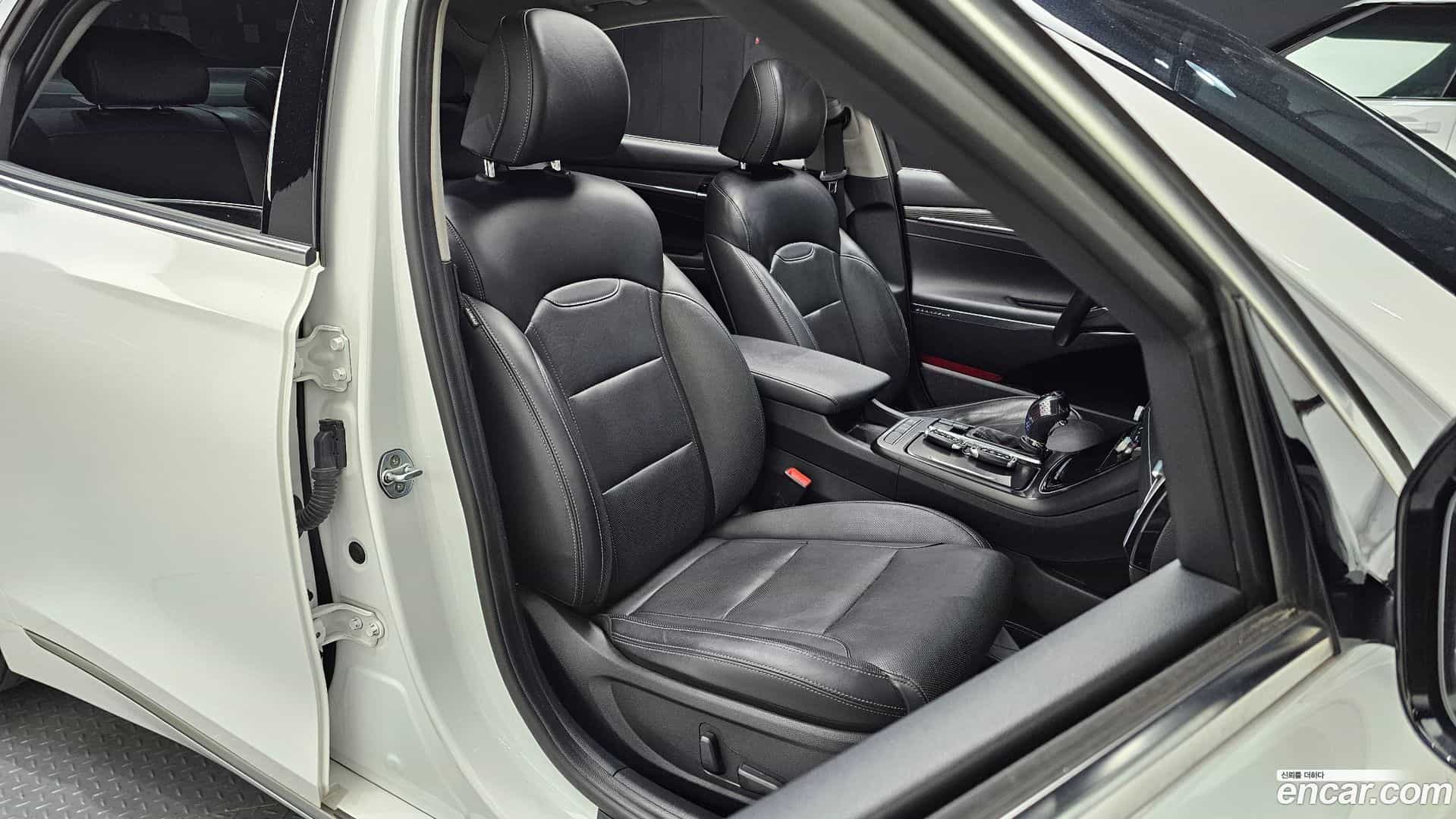 Grandeur Hyundai 2017.4-INNER-010
