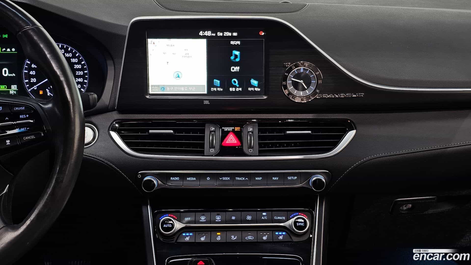 Grandeur Hyundai 2017.4-OPTION-019