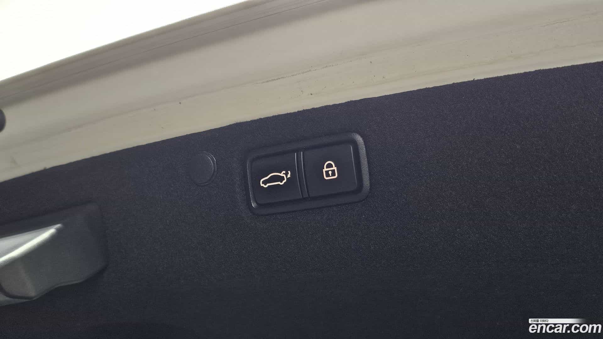 Grandeur Hyundai 2017.4-OPTION-024