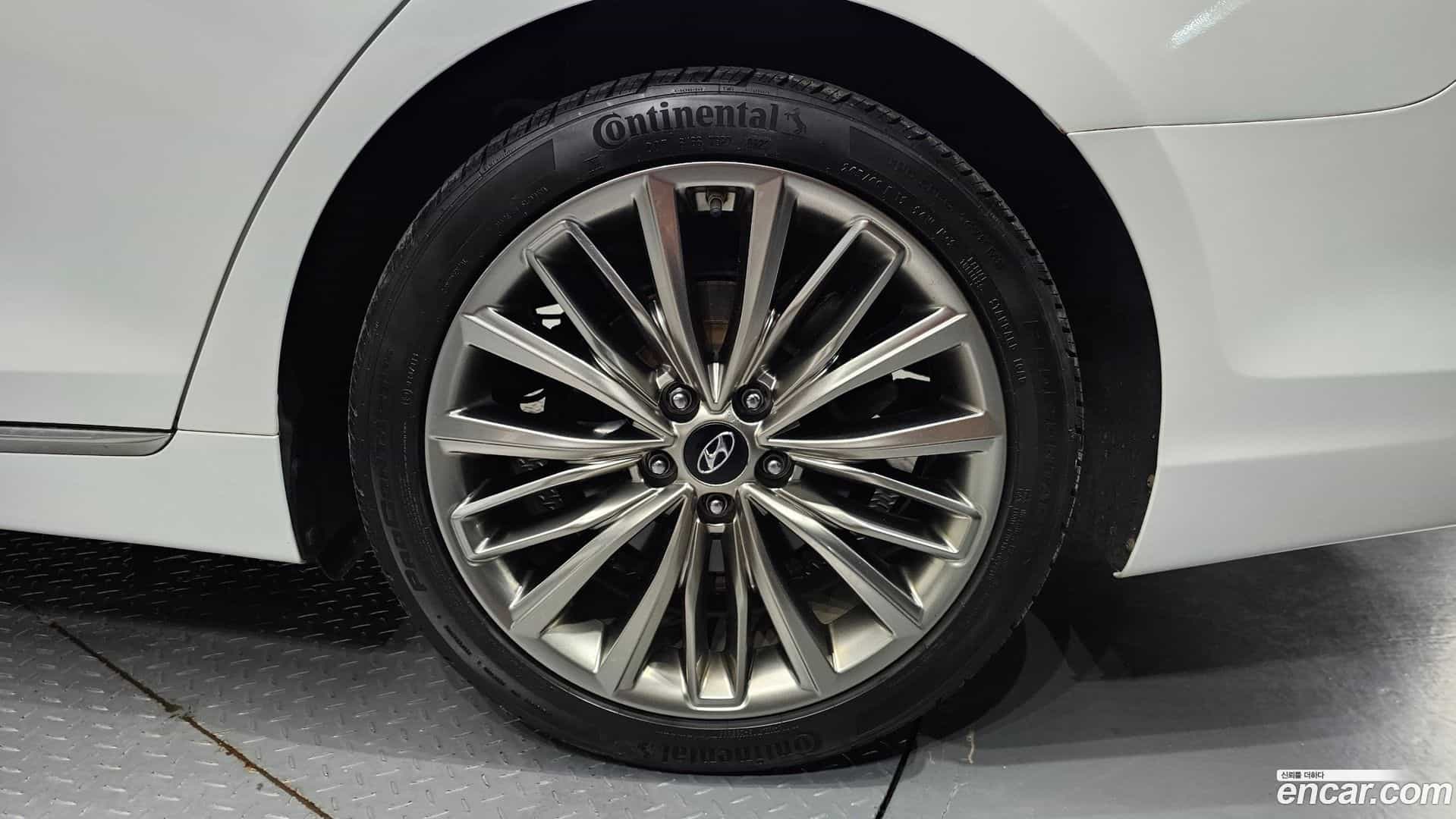 Grandeur Hyundai 2017.4-OUTER-031