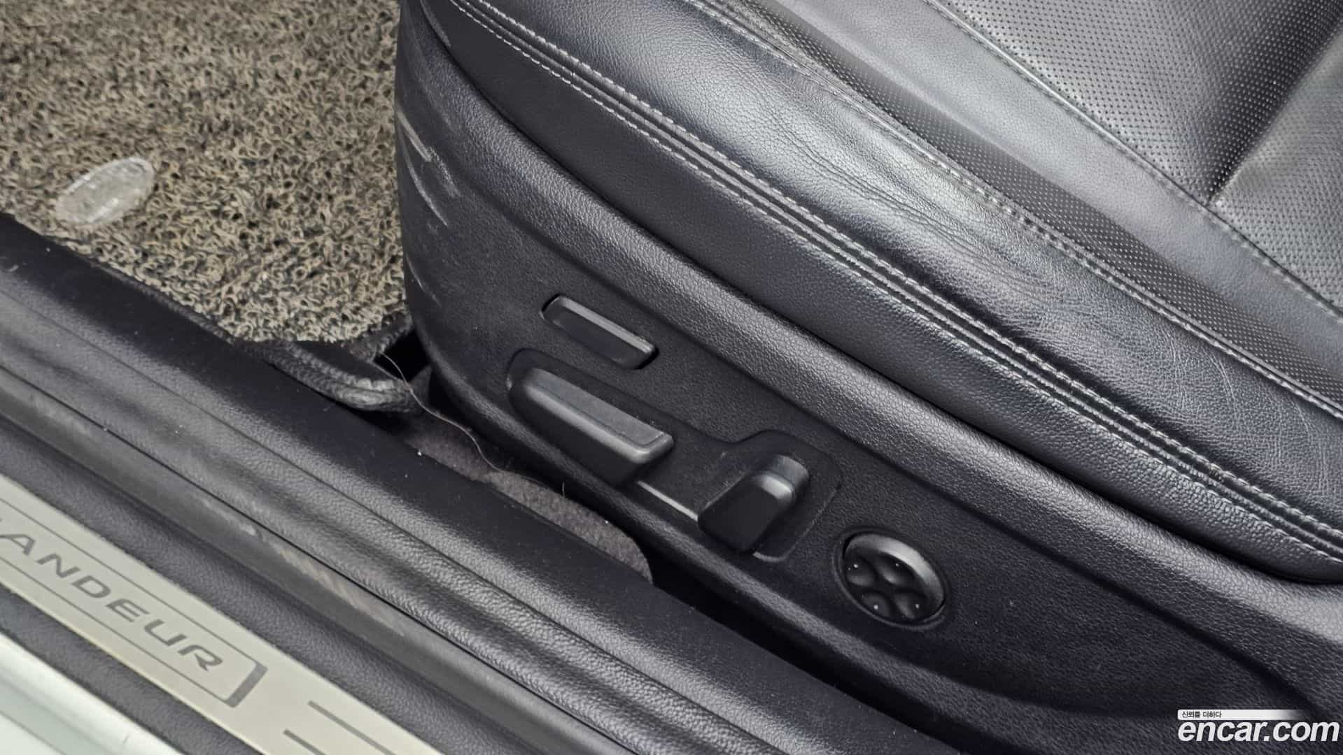 Grandeur Hyundai 2017.4-OPTION-045
