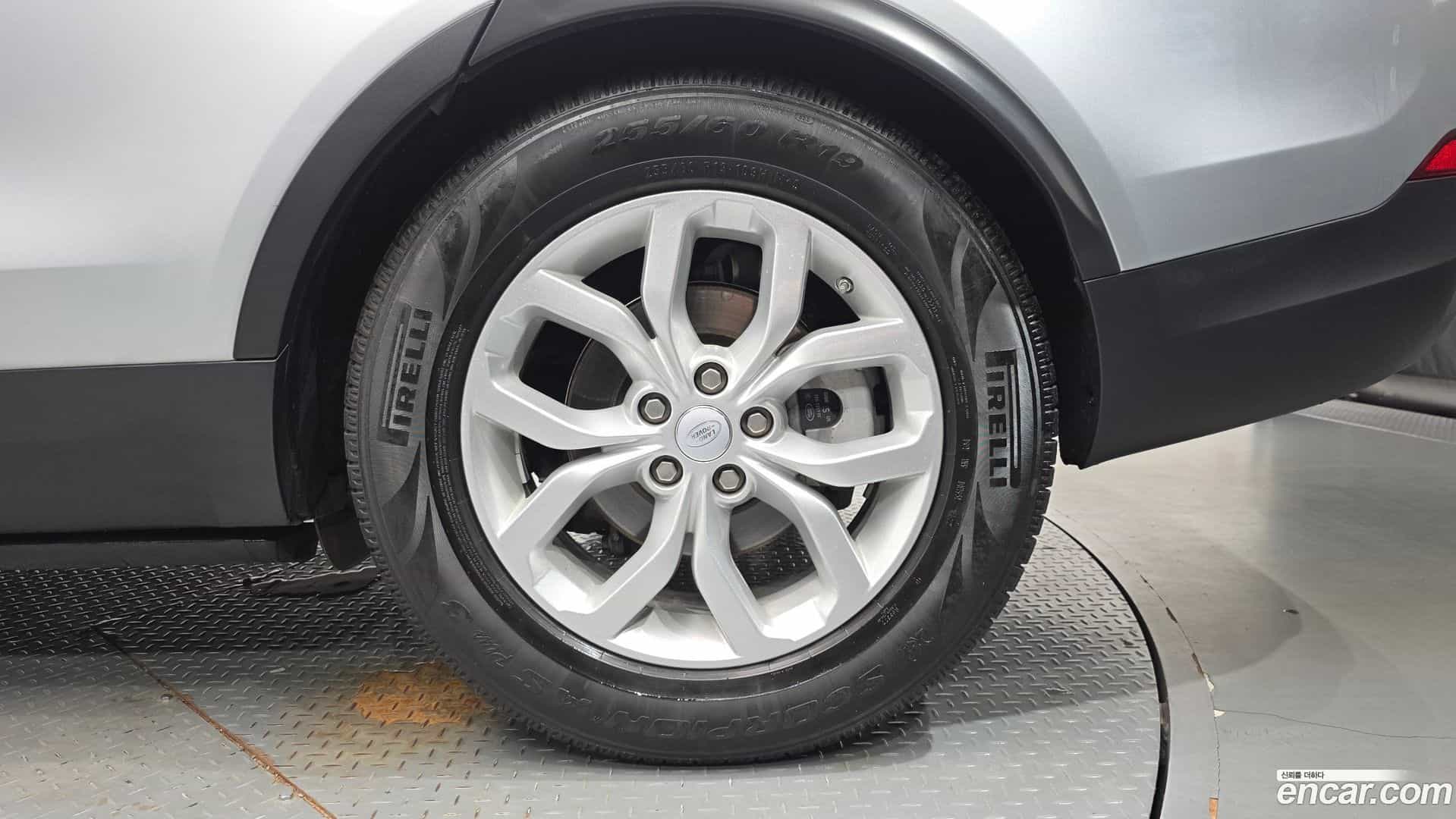Discovery Land Rover 2018.10-OUTER-031