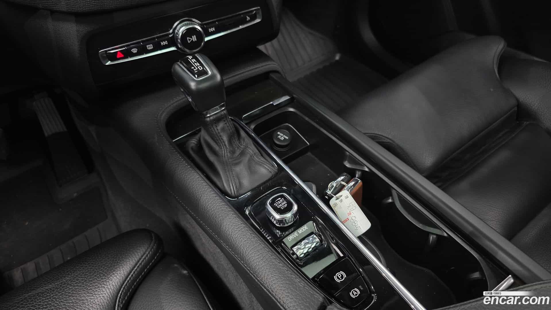 XC90 Volvo 2018.0-INNER-009