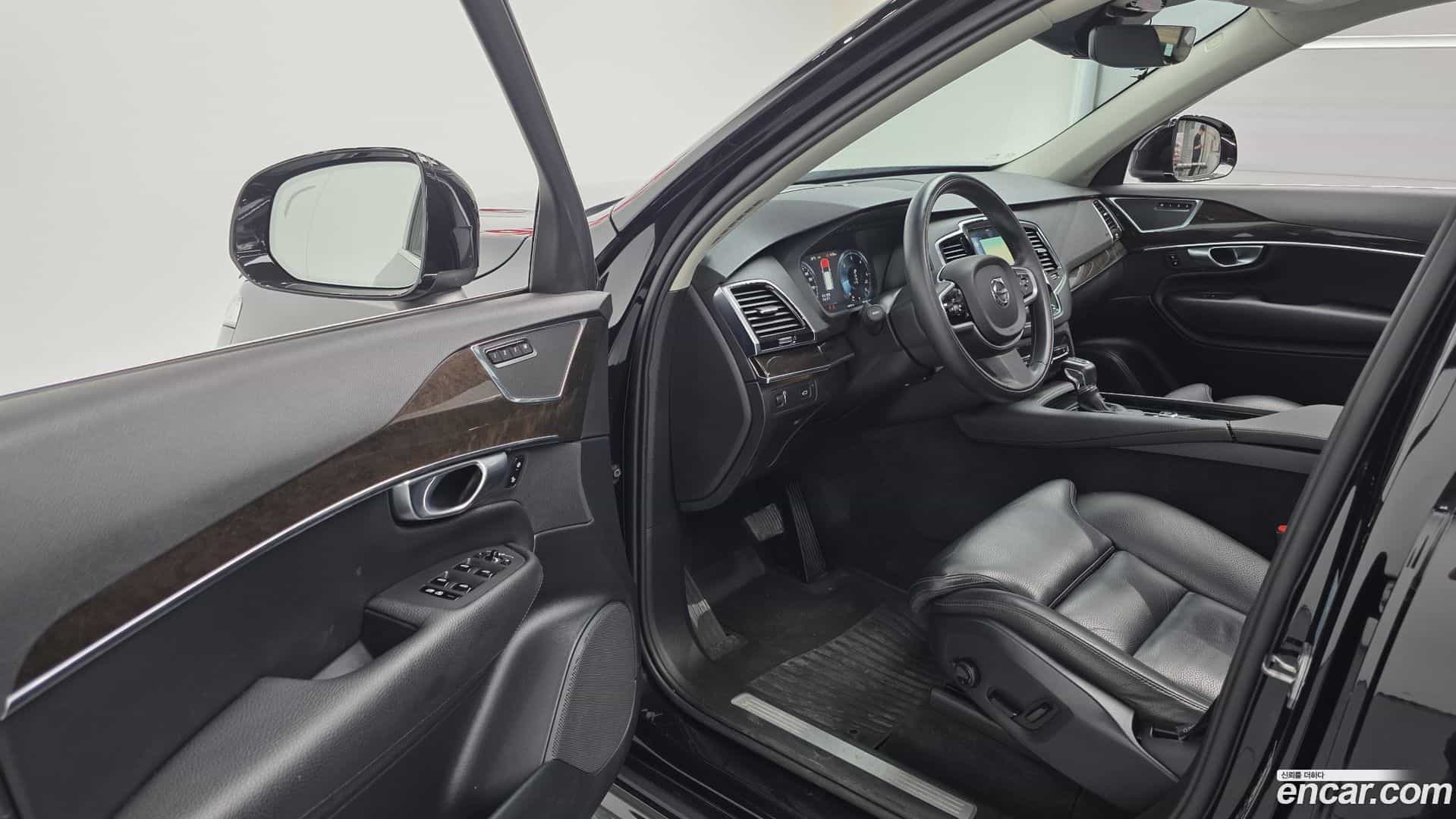 XC90 Volvo 2018.0-INNER-010