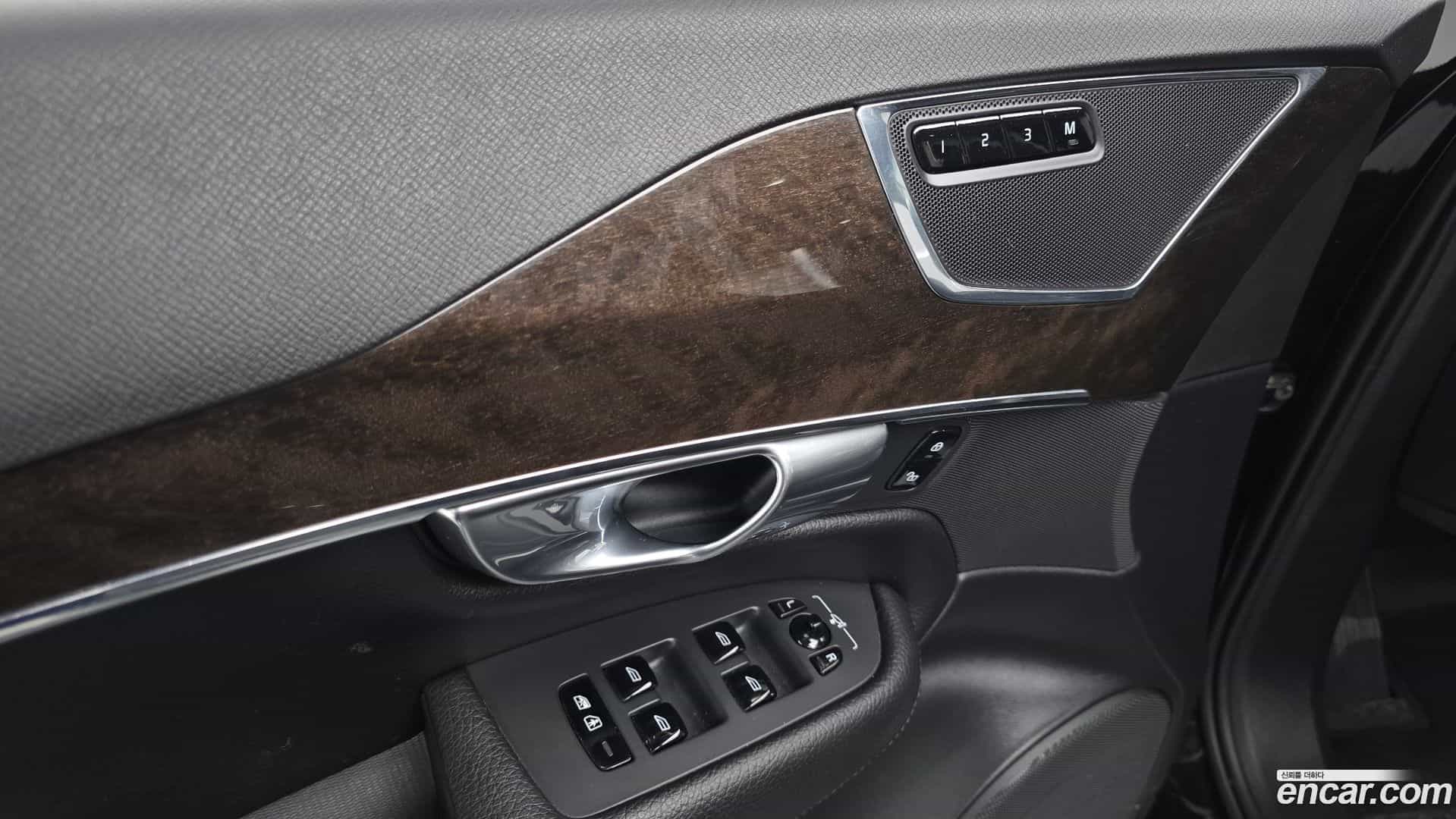 XC90 Volvo 2018.0-OPTION-018