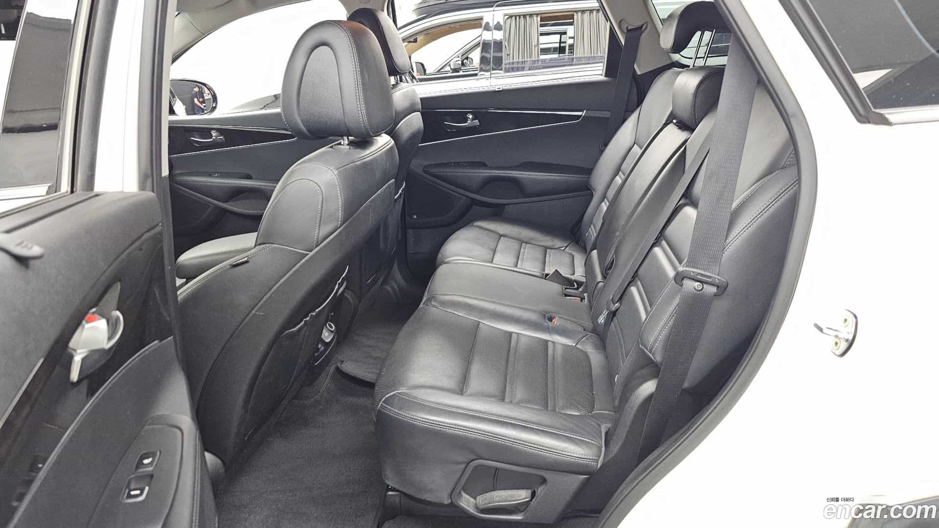 Sorento Kia 2016.2-INNER-036