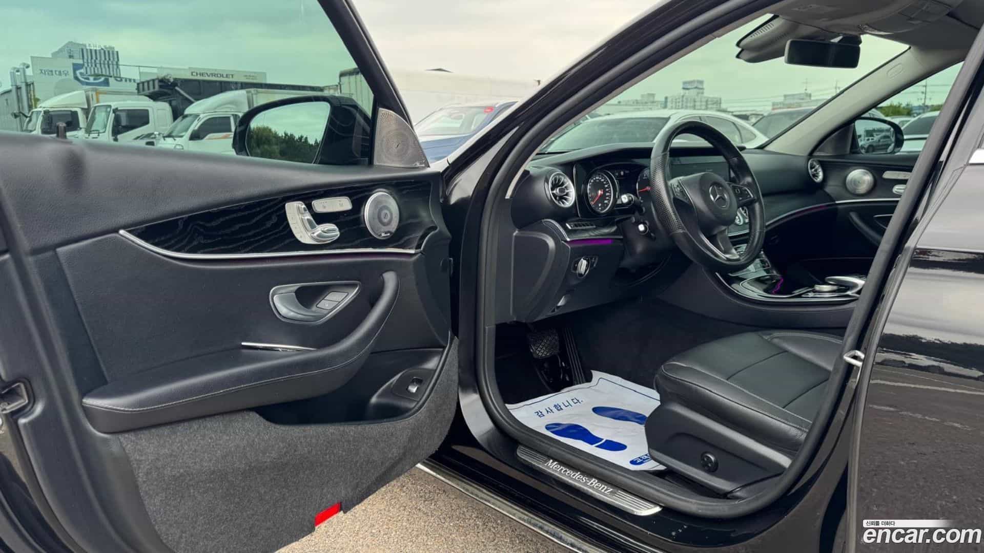 E-Class Mercedes-Benz 2016.11-OPTION-017