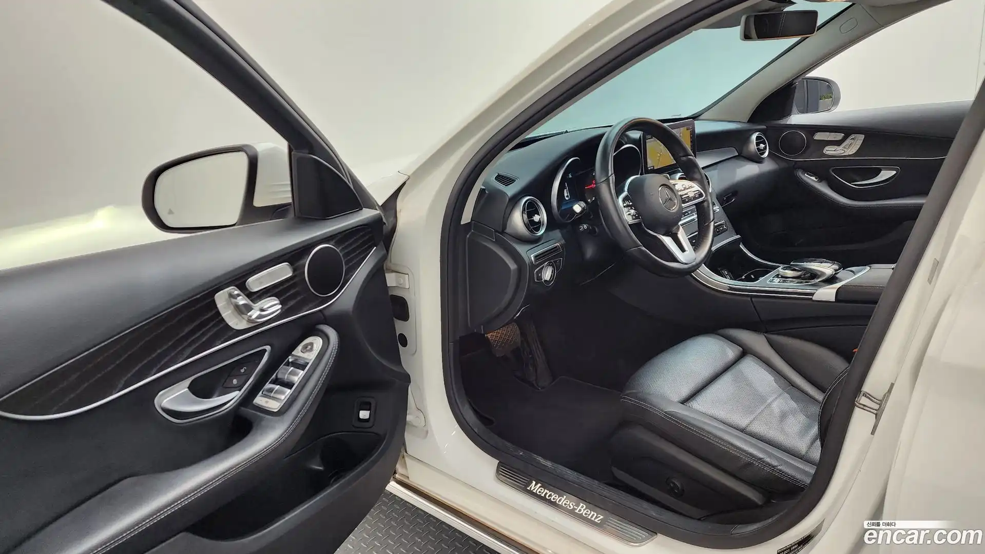 C-Class Mercedes-Benz 2019.2-INNER-010