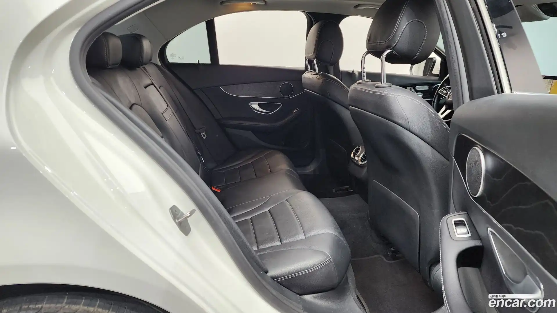 C-Class Mercedes-Benz 2019.2-OPTION-015