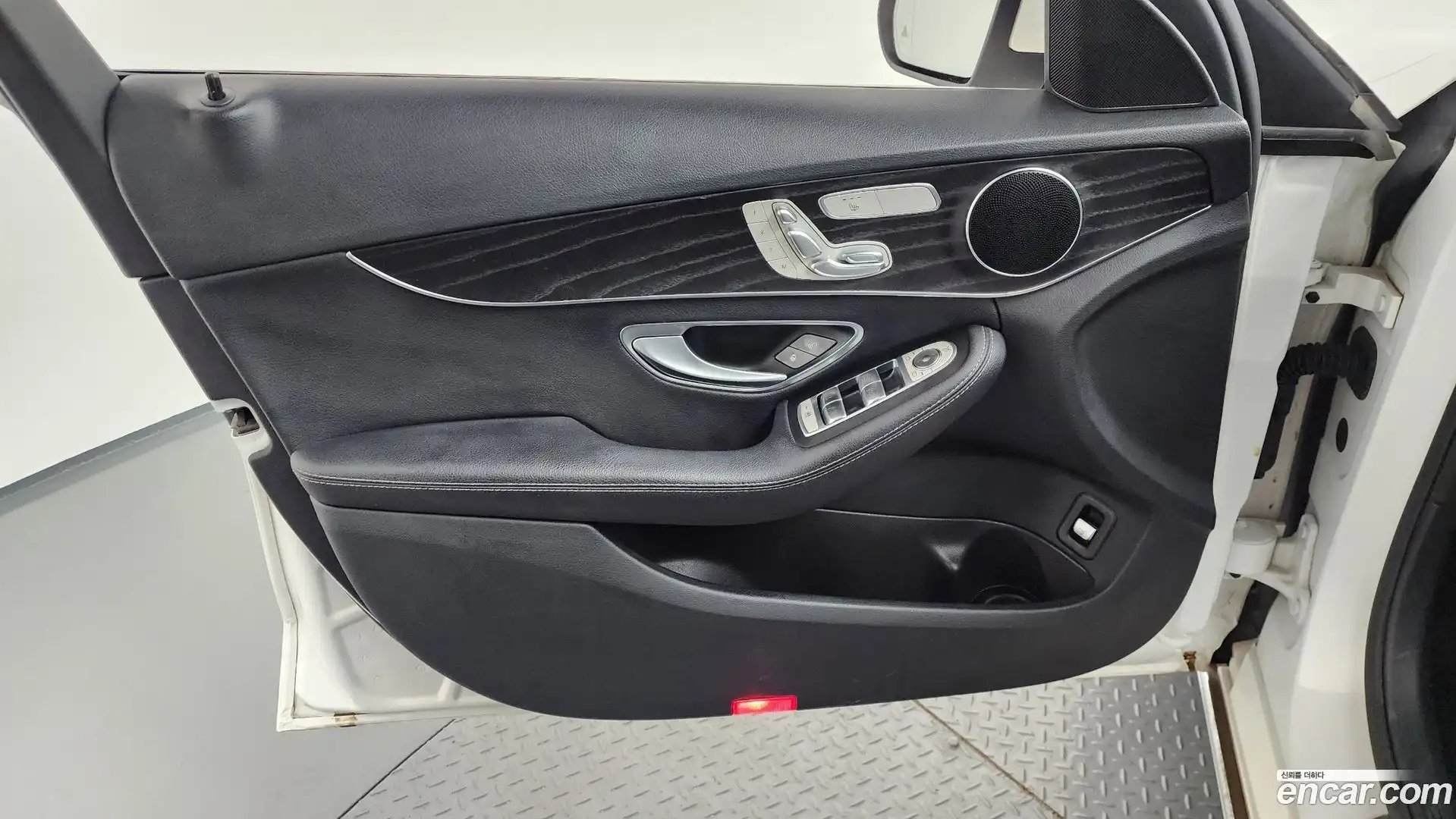 C-Class Mercedes-Benz 2019.2-INNER-034