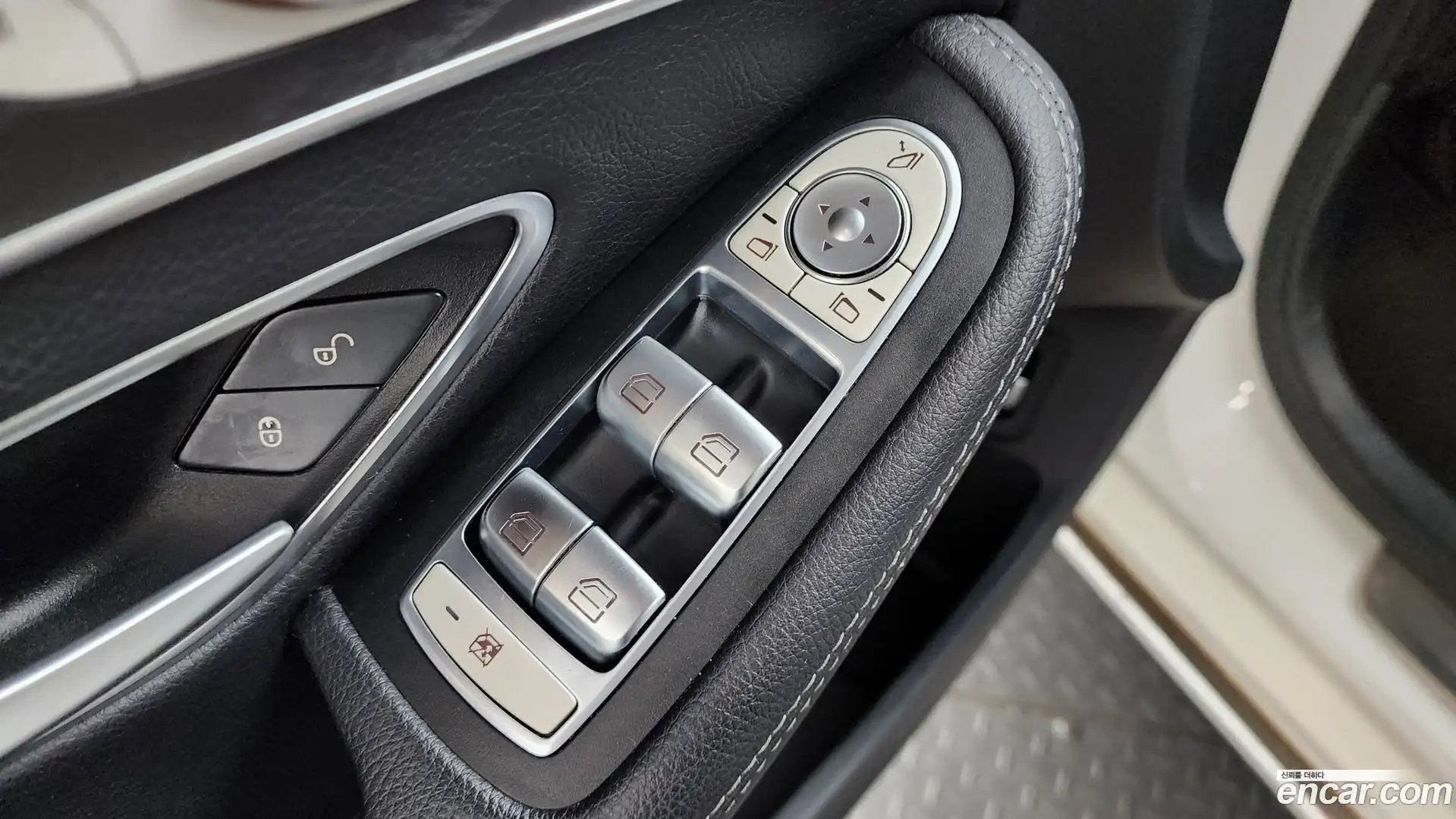C-Class Mercedes-Benz 2019.2-OPTION-041