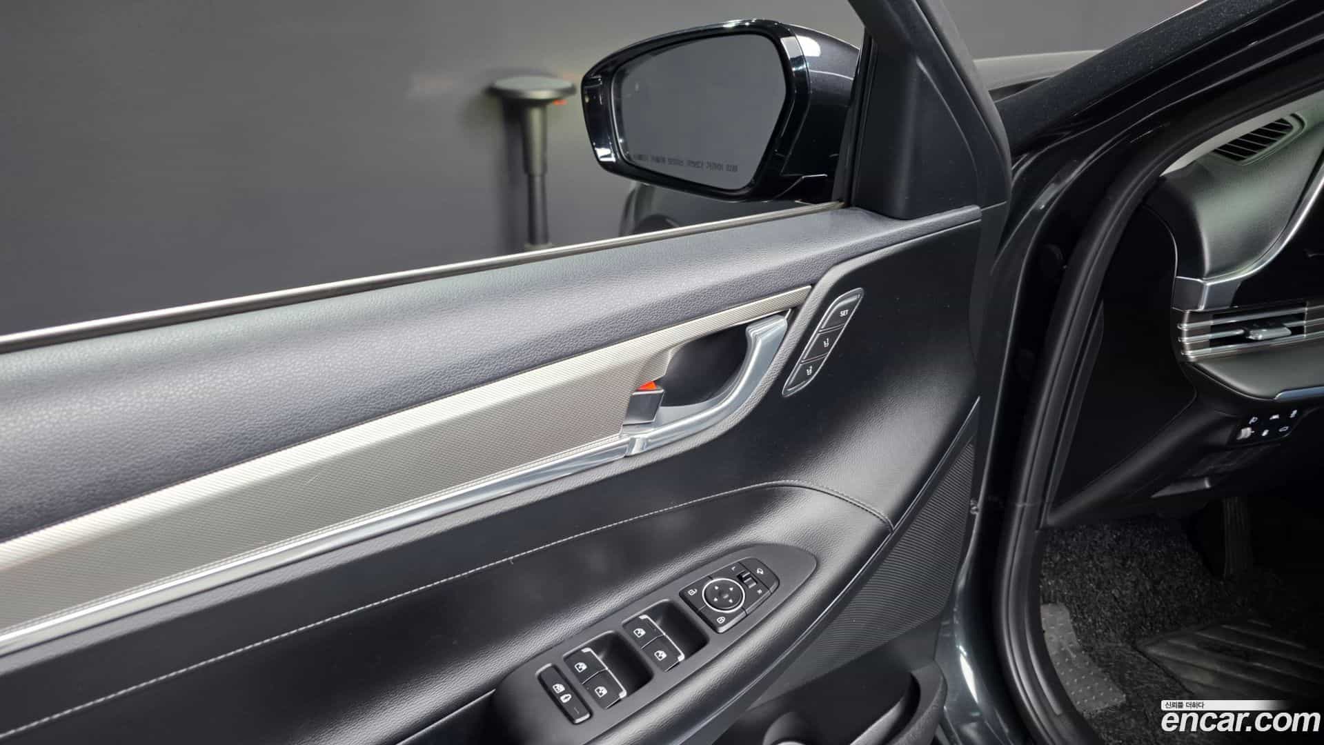Grandeur Hyundai 2021.5-OPTION-050