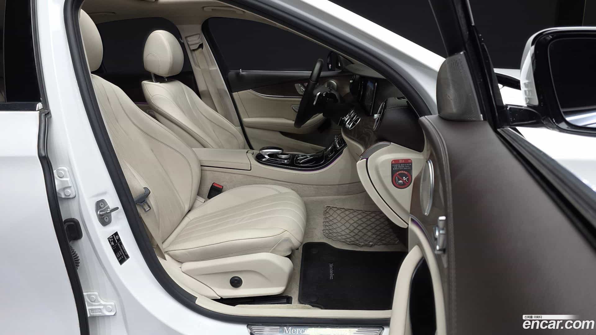 E-Class Mercedes-Benz 2016.10-OPTION-015