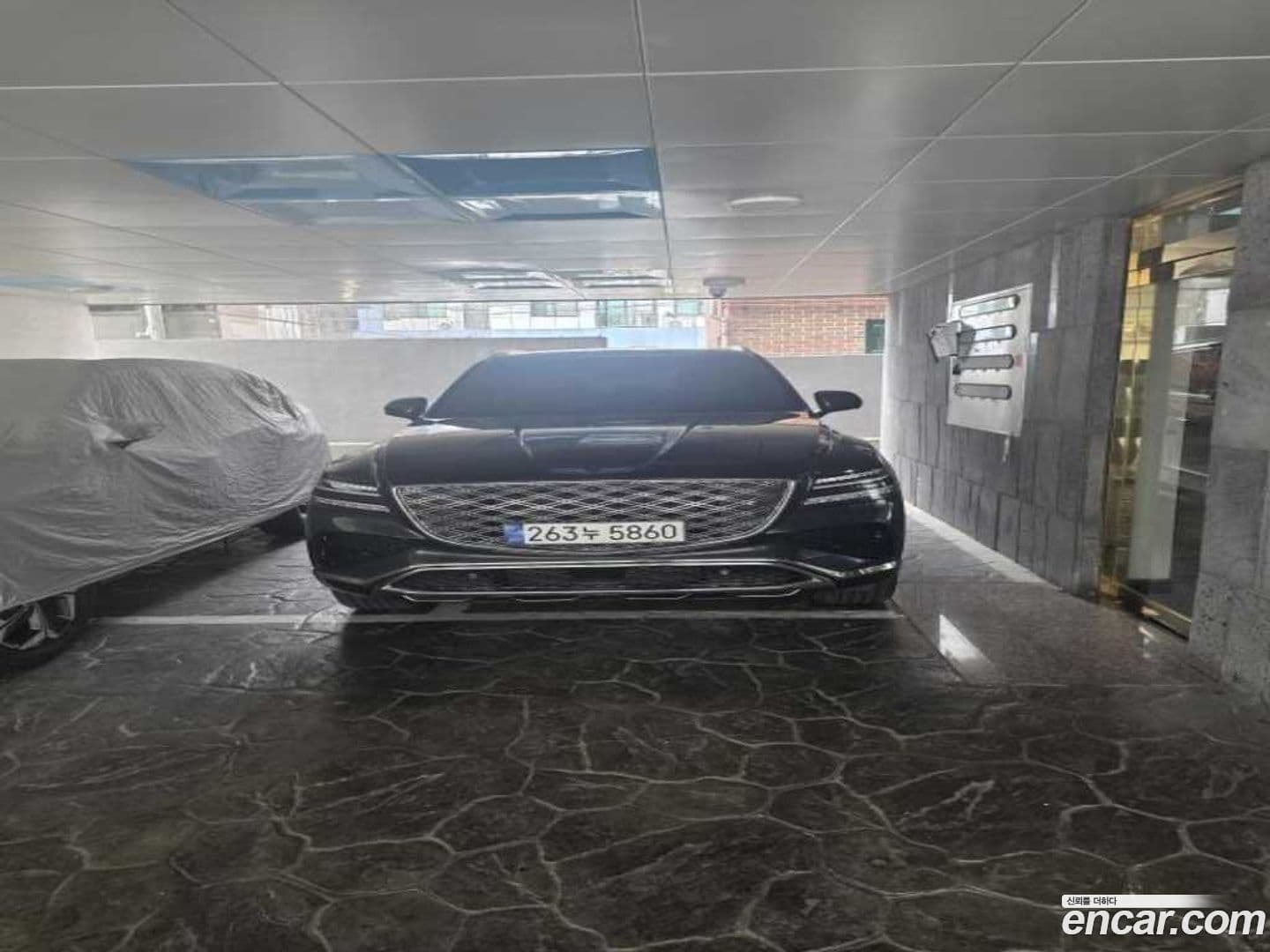 Main__Slider__Photo:GV80 Genesis 2025.1-0