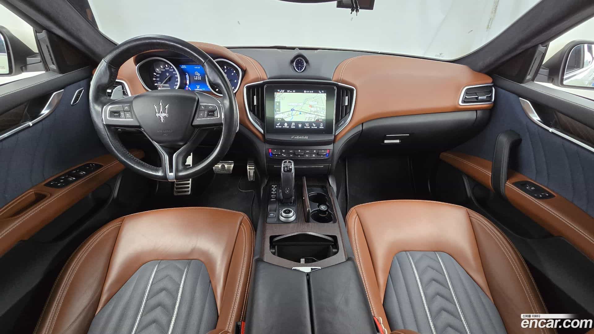 Ghibli Maserati 2019.11-INNER-007