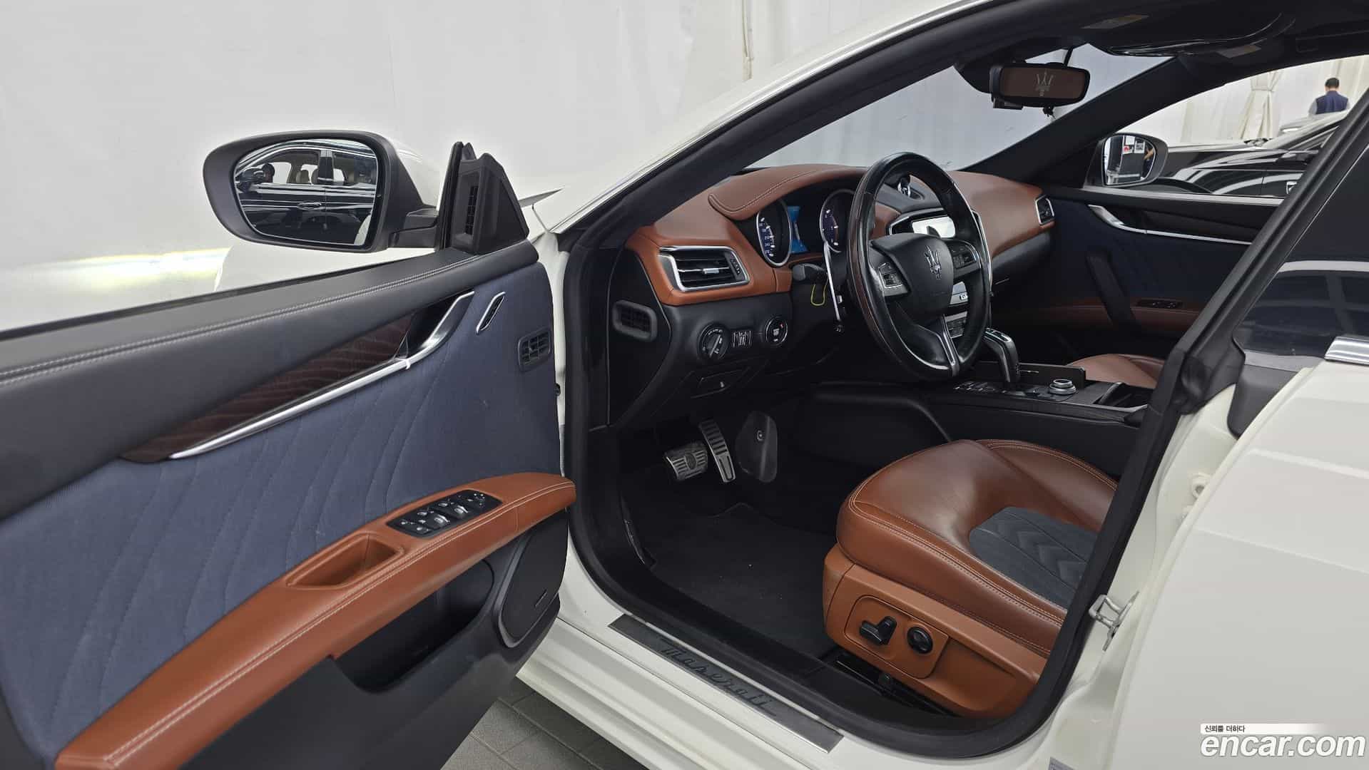 Ghibli Maserati 2019.11-INNER-010