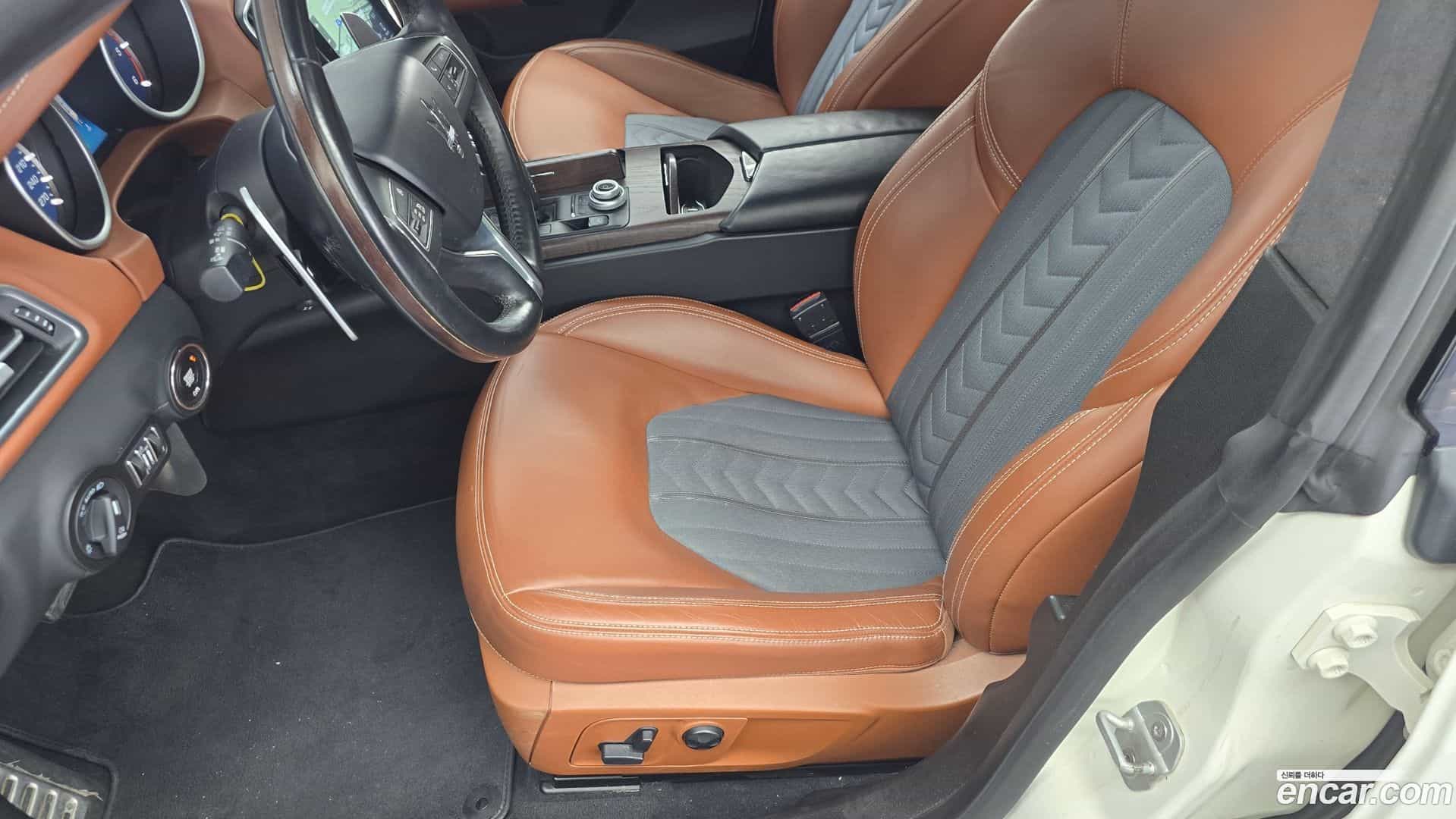 Ghibli Maserati 2019.11-OPTION-045