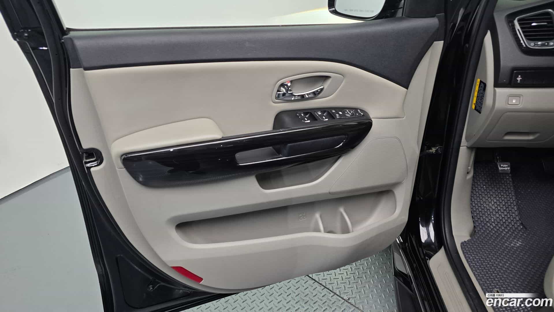 Canival Kia 2019.5-INNER-034
