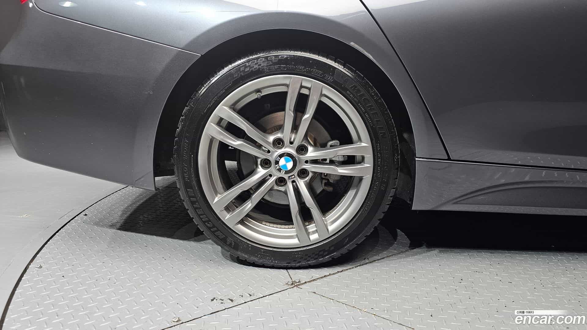 3-Series BMW 2018.1-OUTER-005