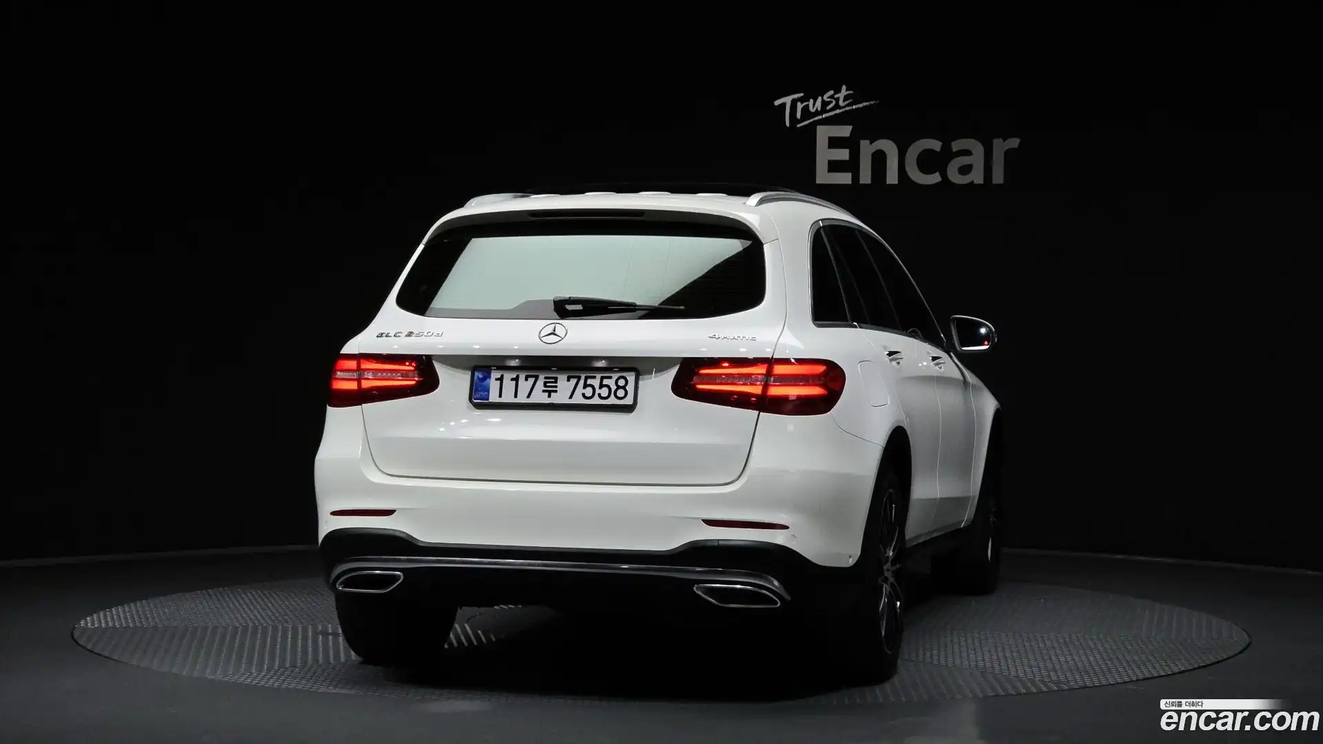 GLC-Class Mercedes-Benz 2016.9-OUTER-004