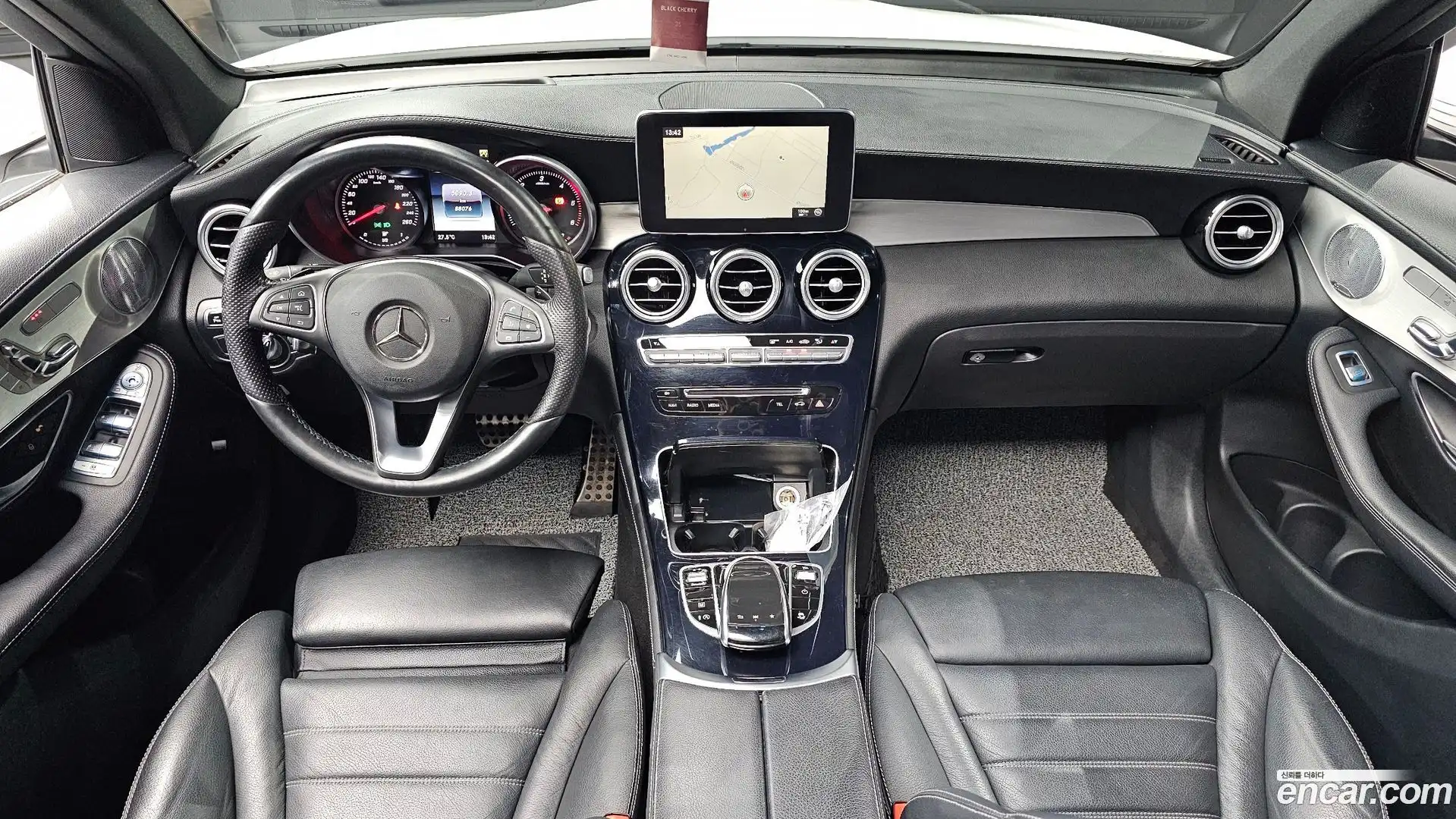 GLC-Class Mercedes-Benz 2016.9-INNER-007